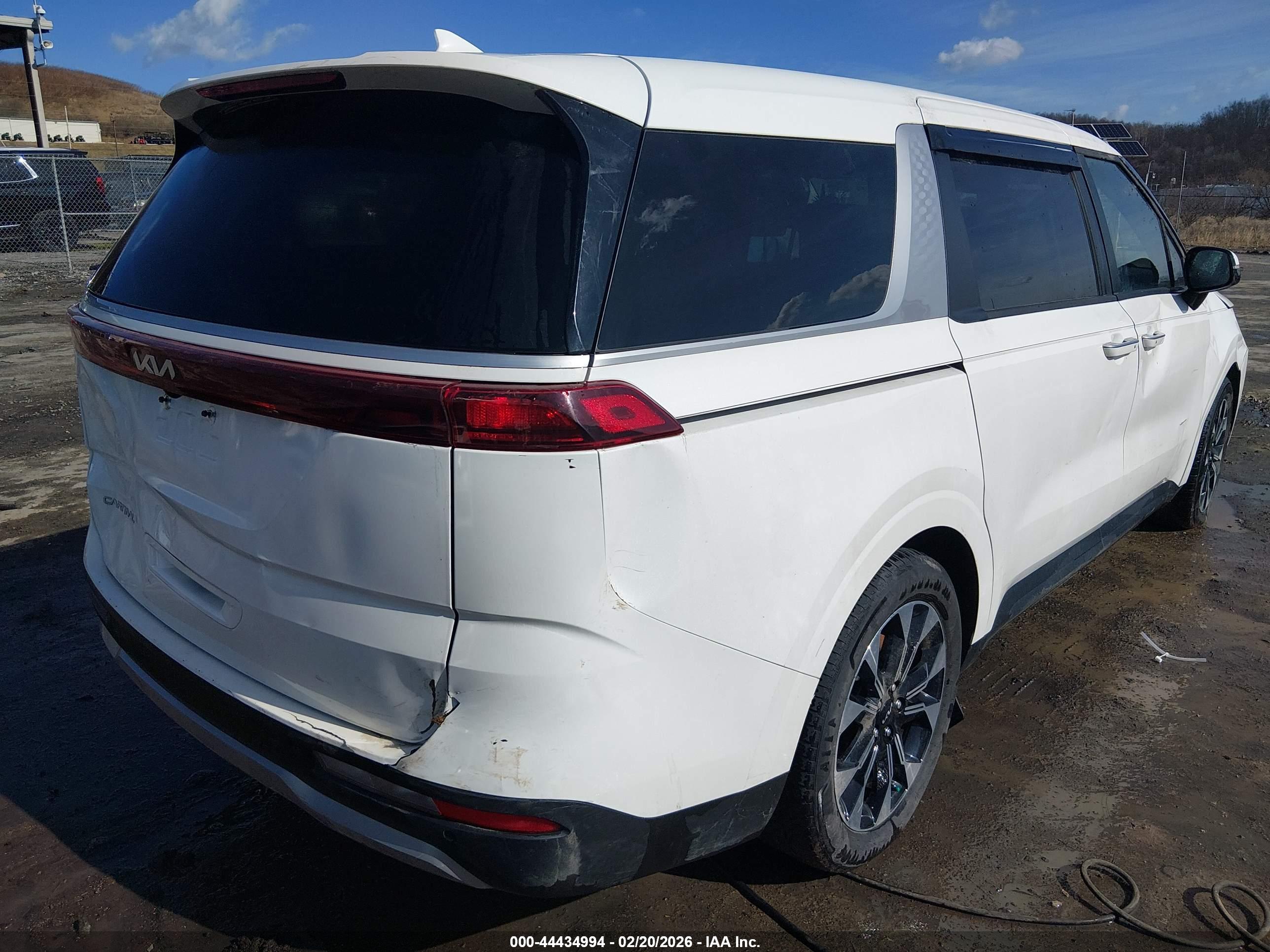 KIA CARNIVAL image 4