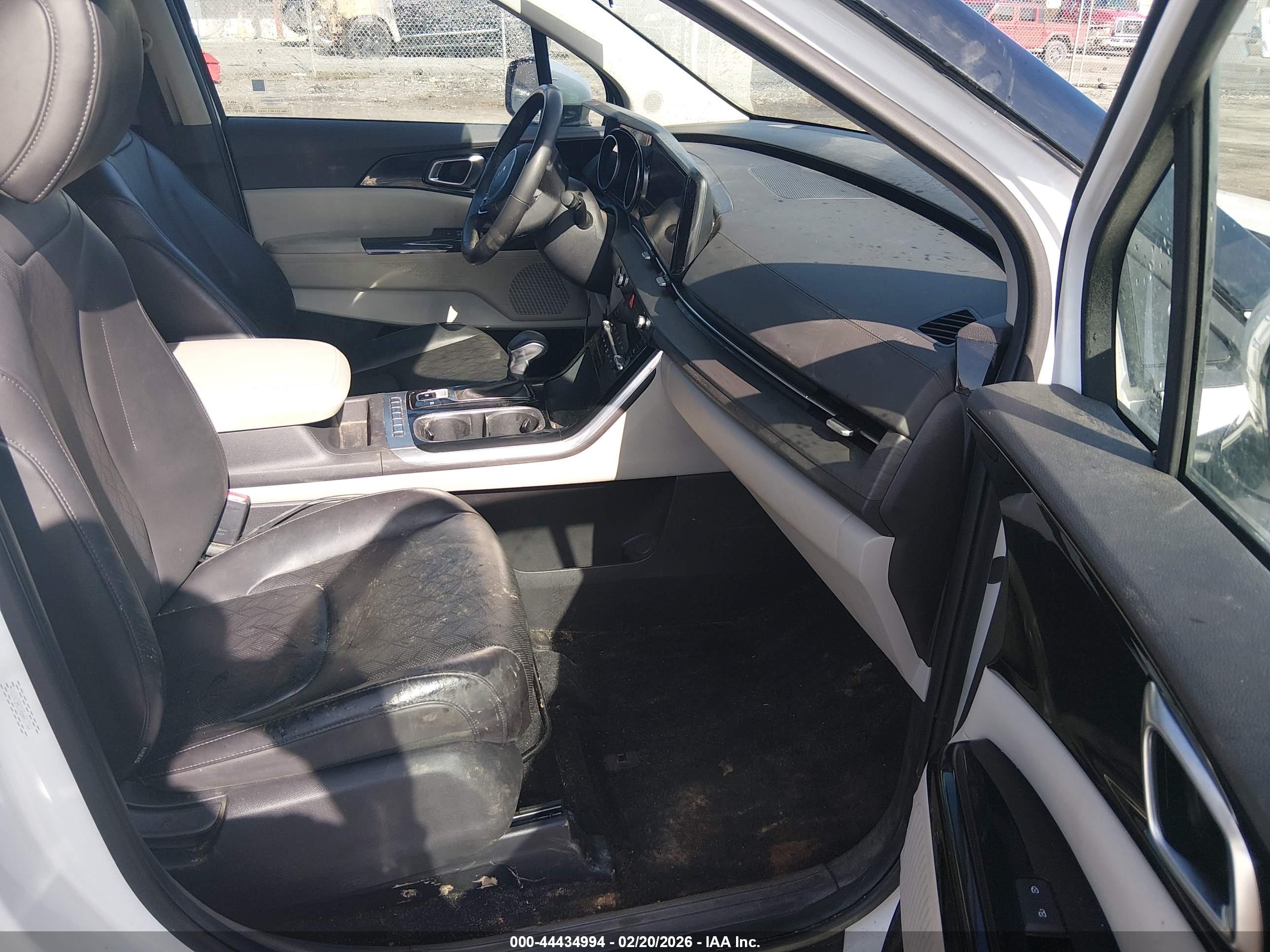 KIA CARNIVAL image 5