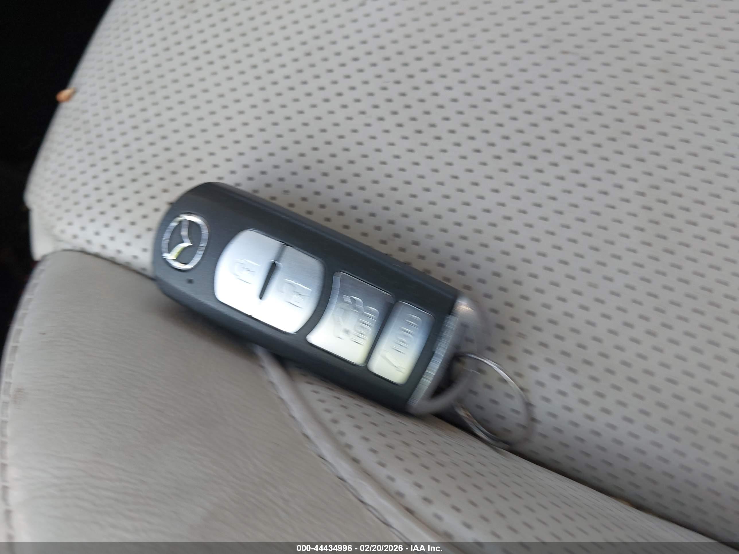 MAZDA MAZDA3 image 11