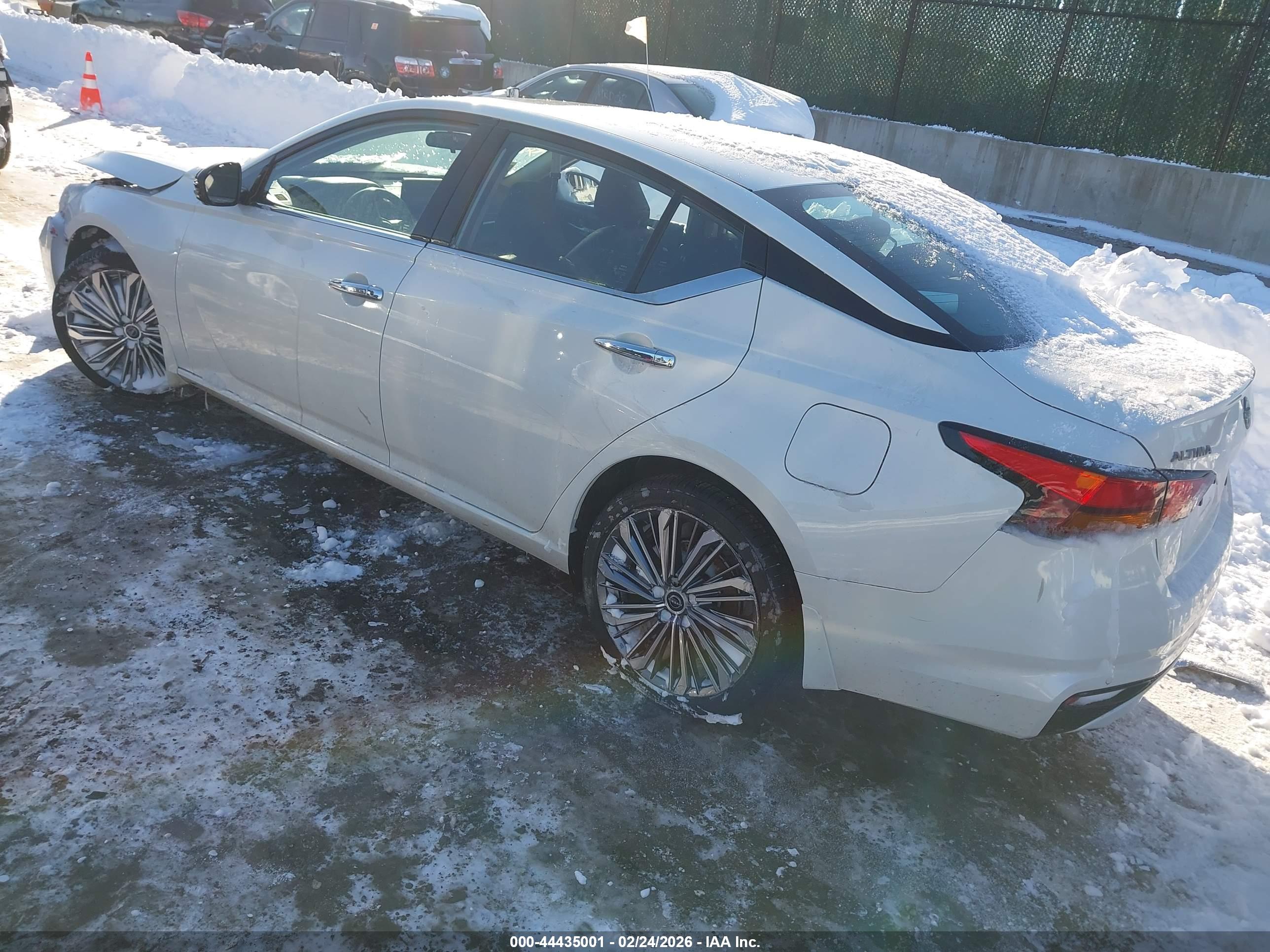 NISSAN ALTIMA image 3