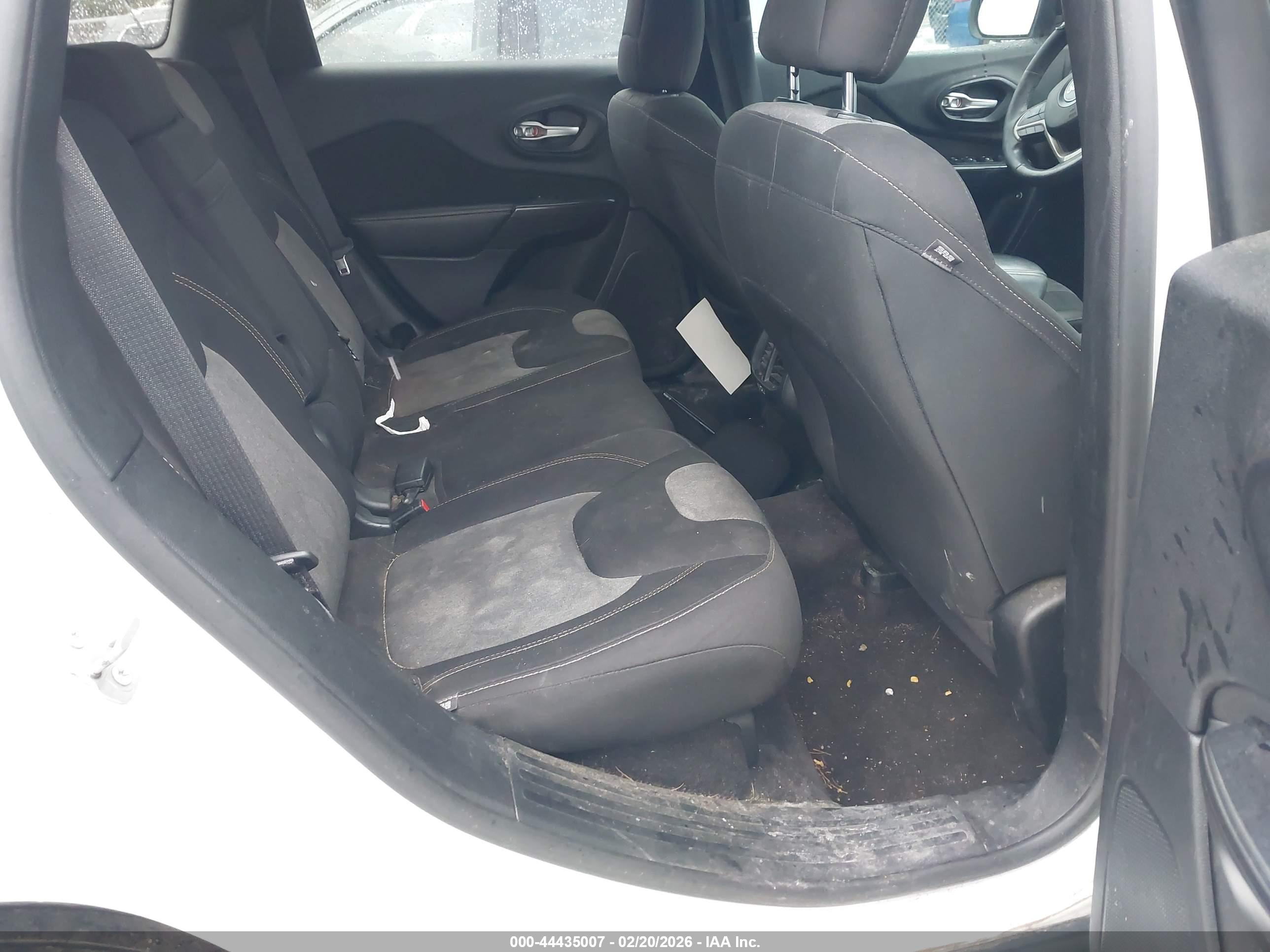 JEEP CHEROKEE image 8