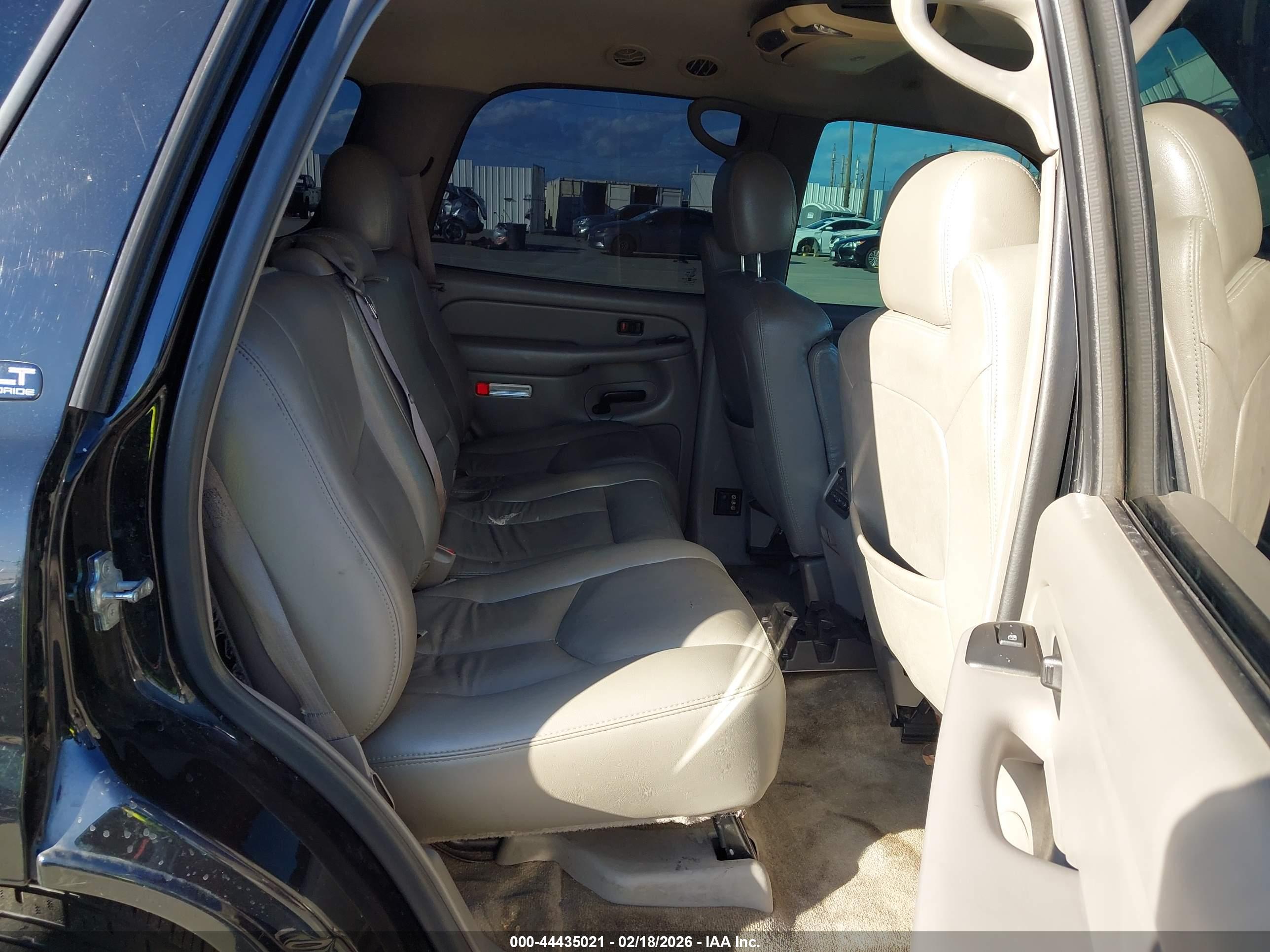 GMC YUKON image 8