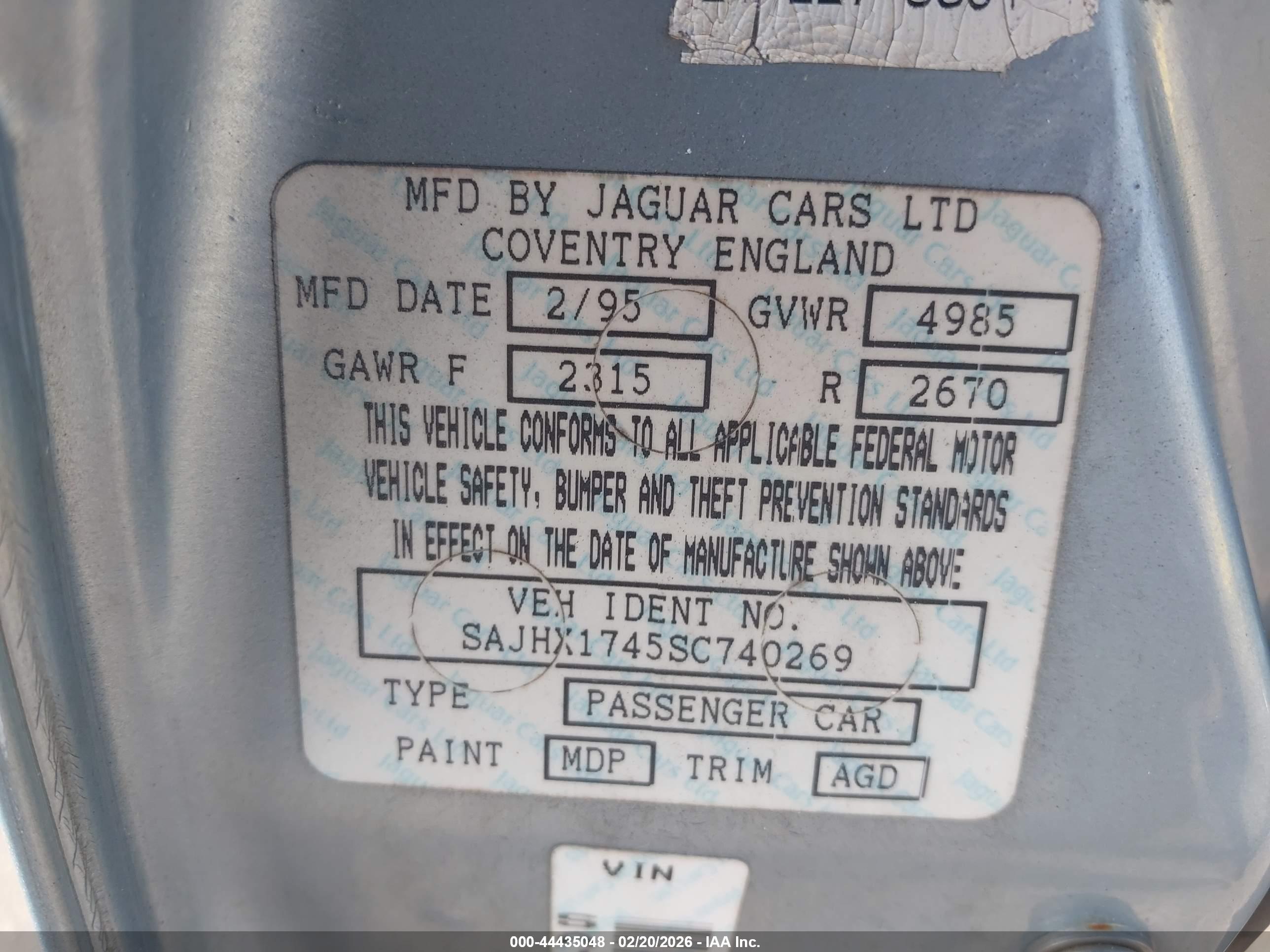 JAGUAR XJ6 image 9
