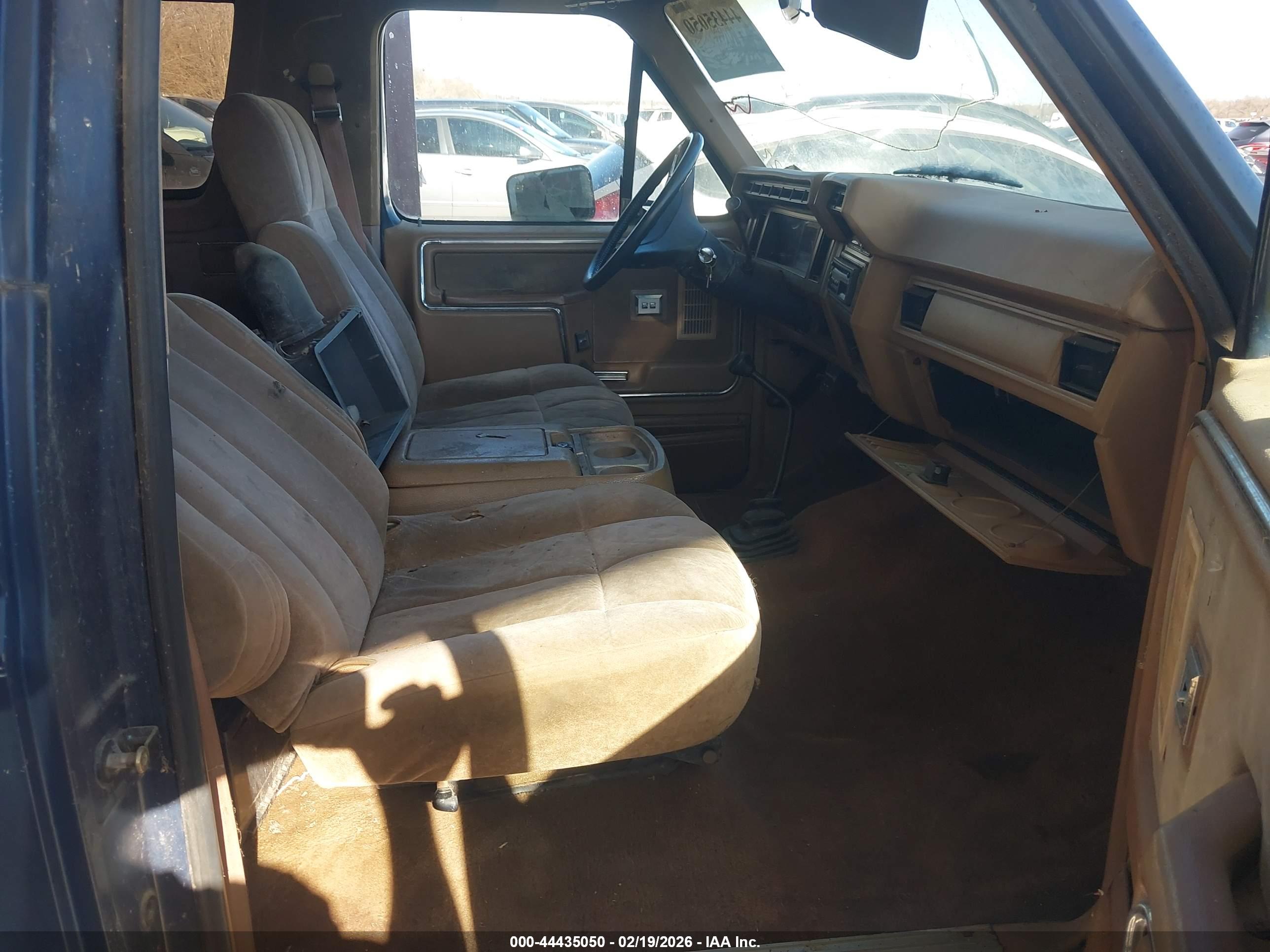 FORD BRONCO image 5