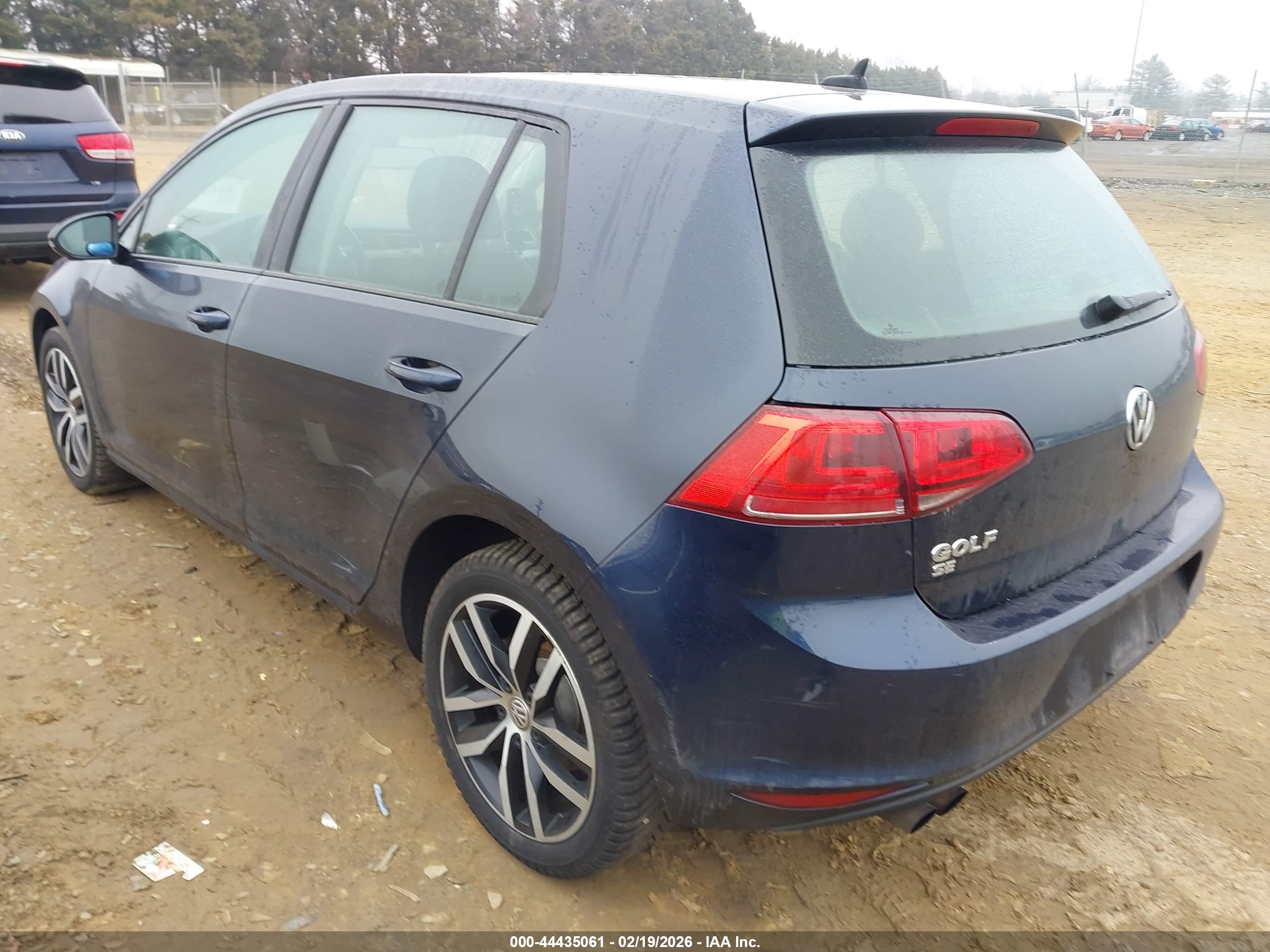 VOLKSWAGEN GOLF image 3