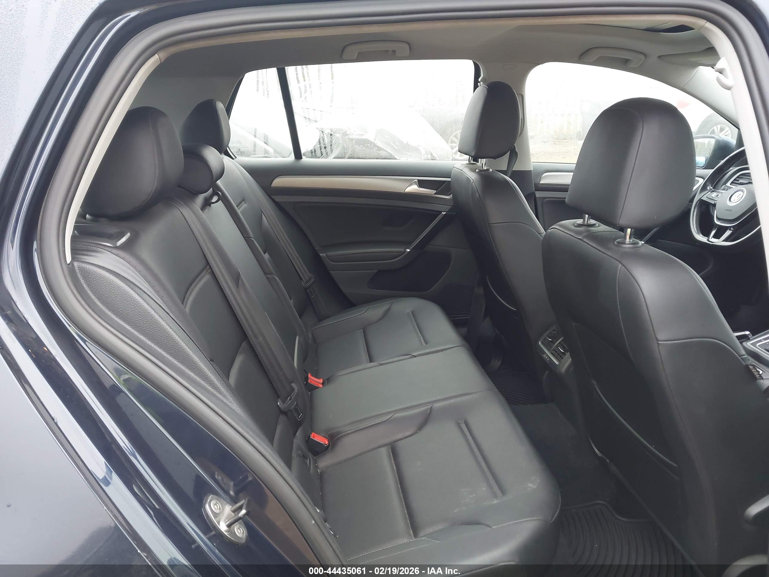 VOLKSWAGEN GOLF image 8