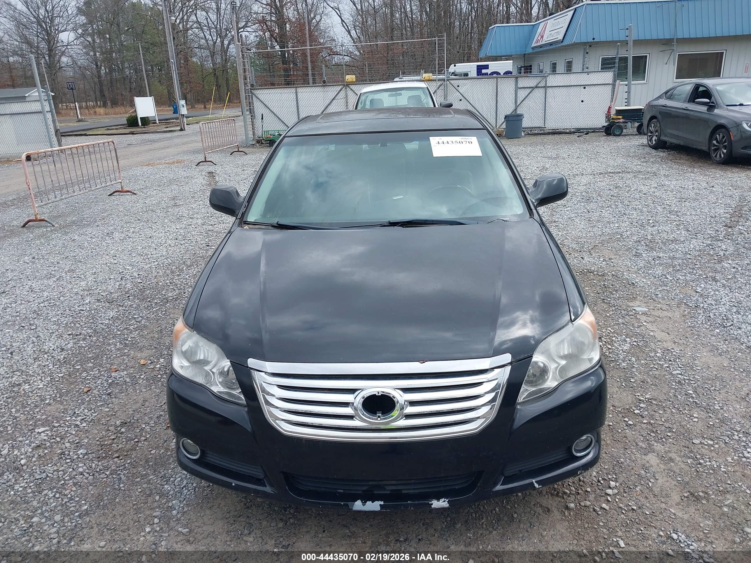 TOYOTA AVALON image 6
