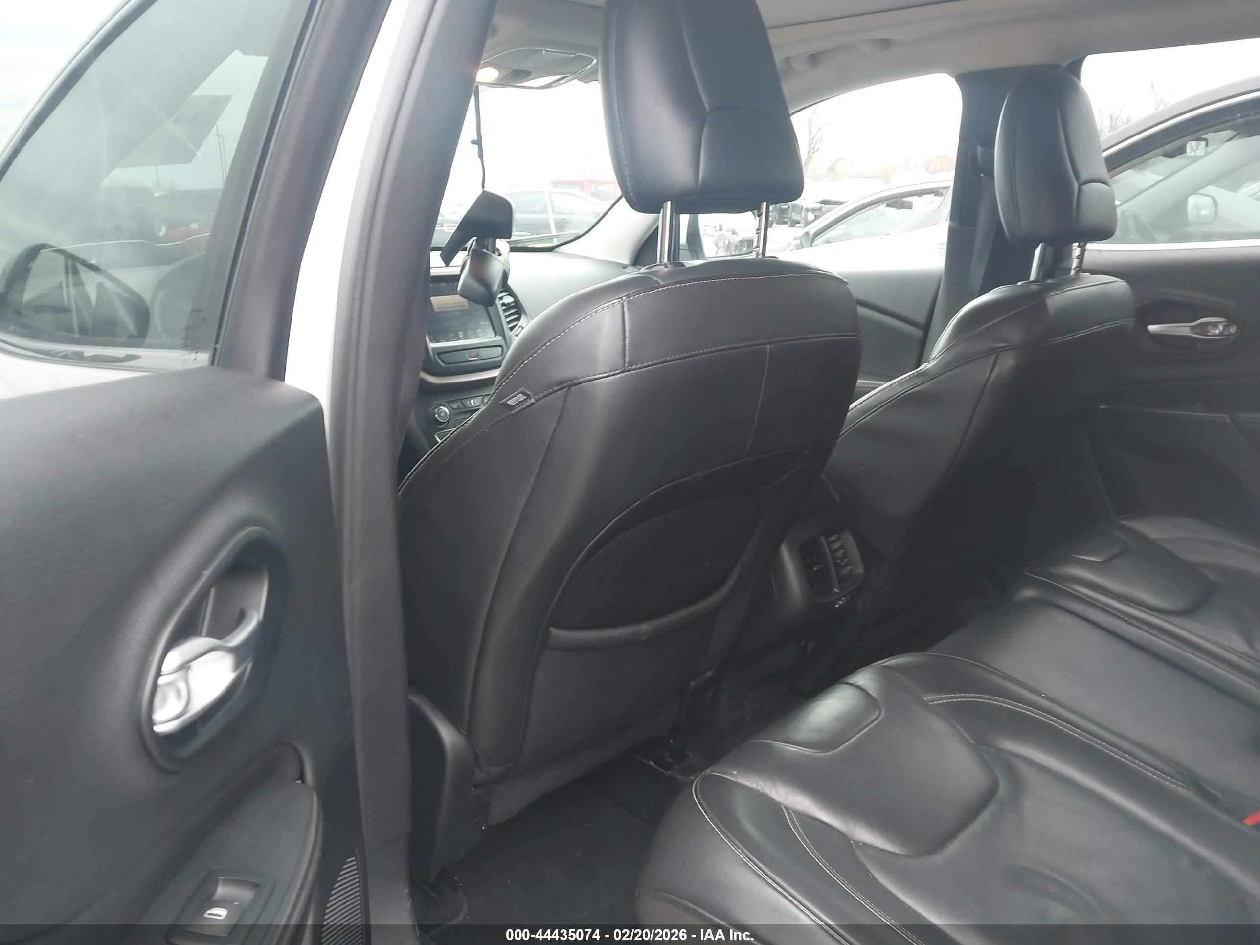 JEEP CHEROKEE image 8