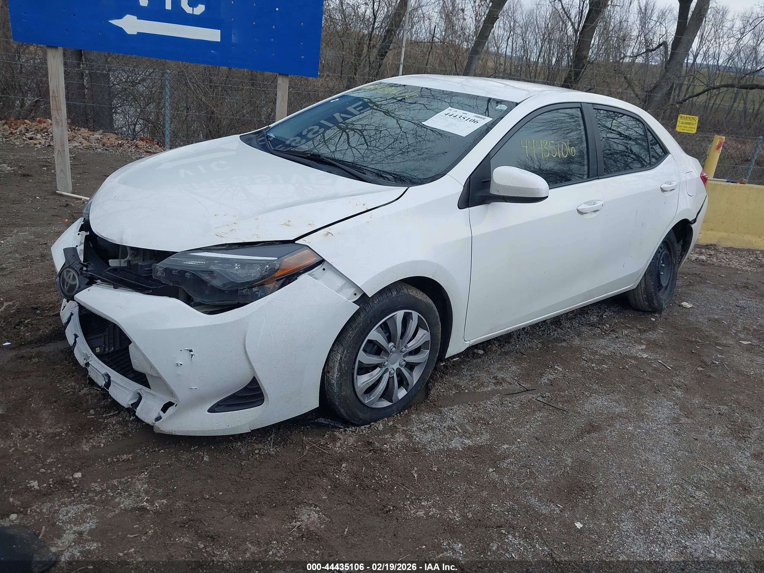 TOYOTA COROLLA image 2