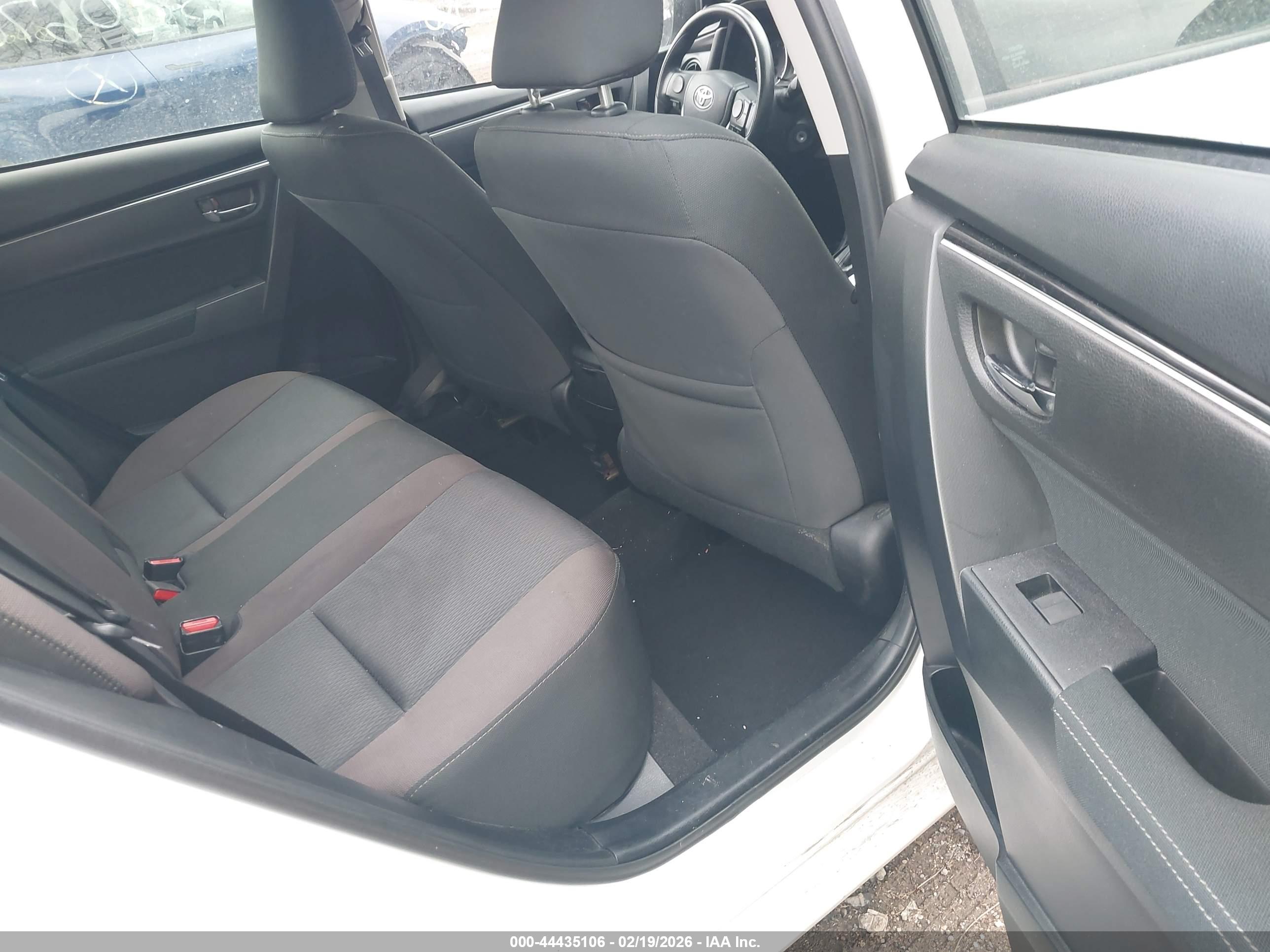 TOYOTA COROLLA image 8