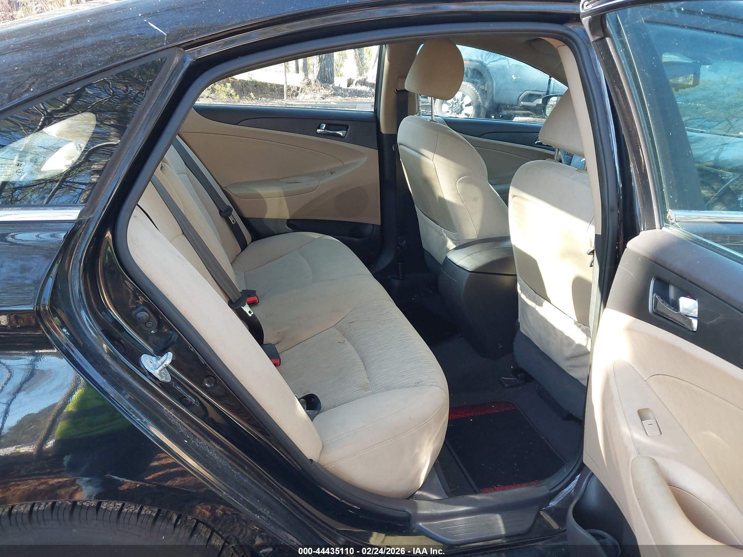 HYUNDAI SONATA image 8