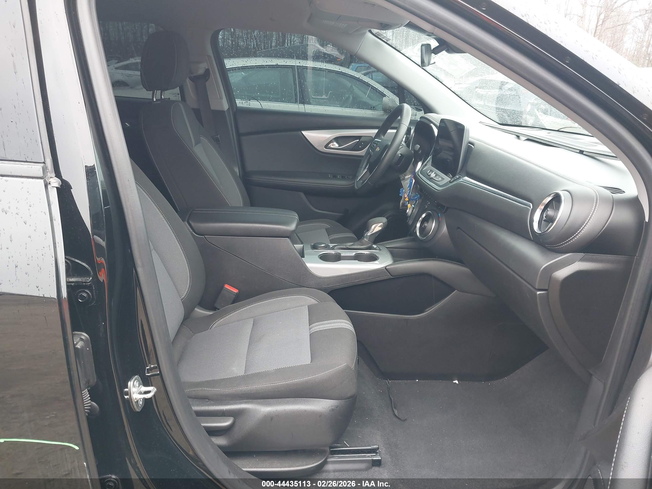 CHEVROLET BLAZER image 5