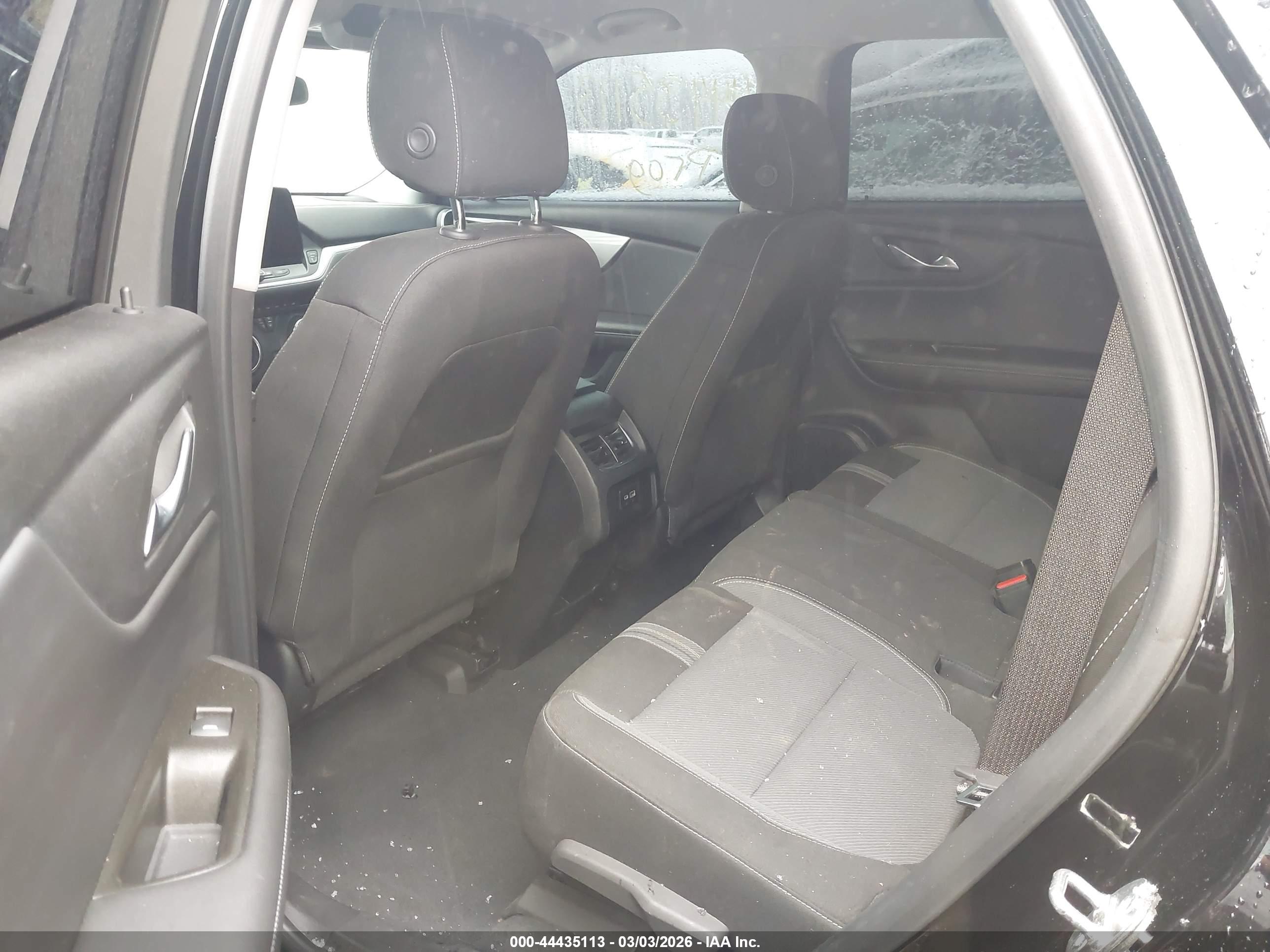 CHEVROLET BLAZER image 8