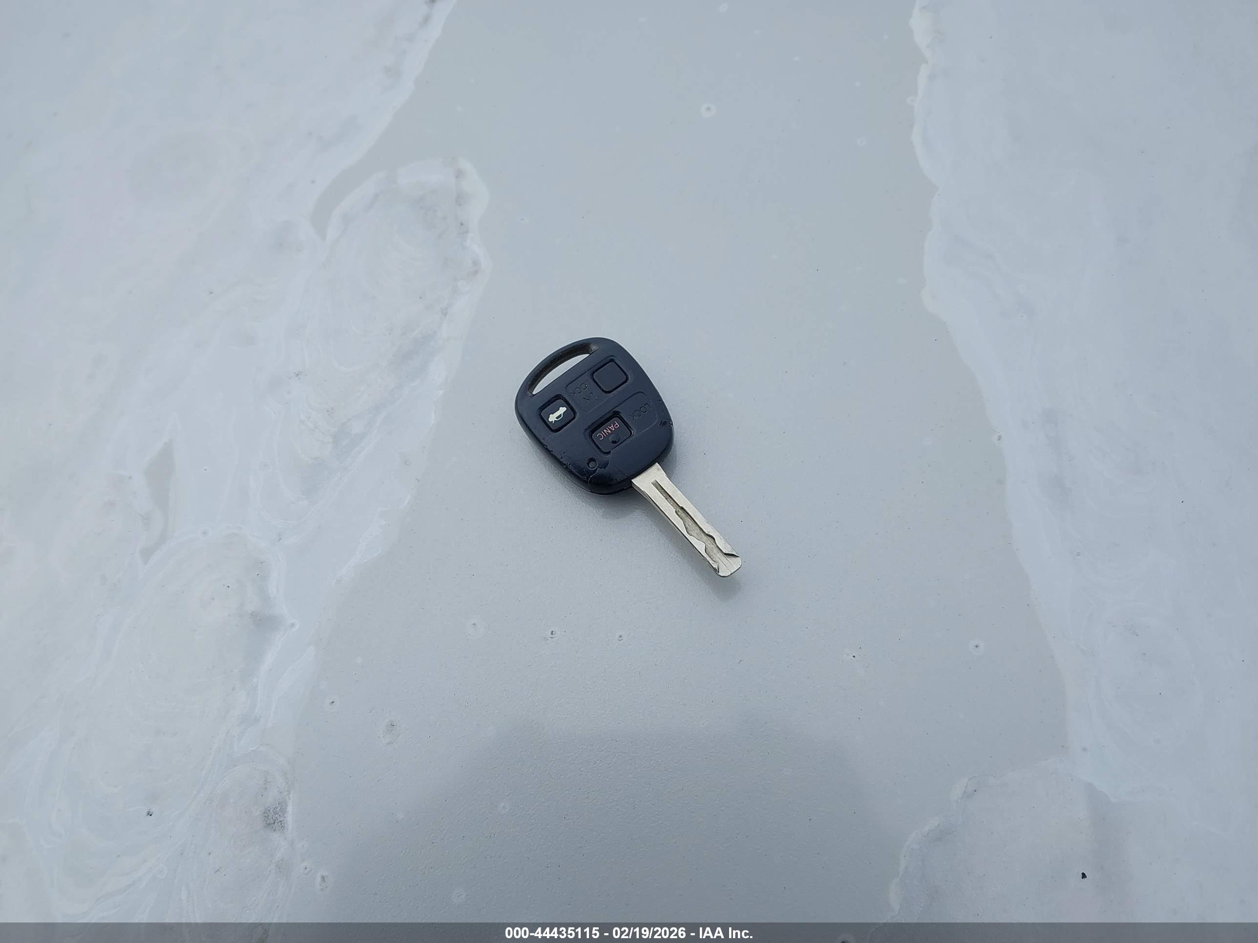 LEXUS ES image 11