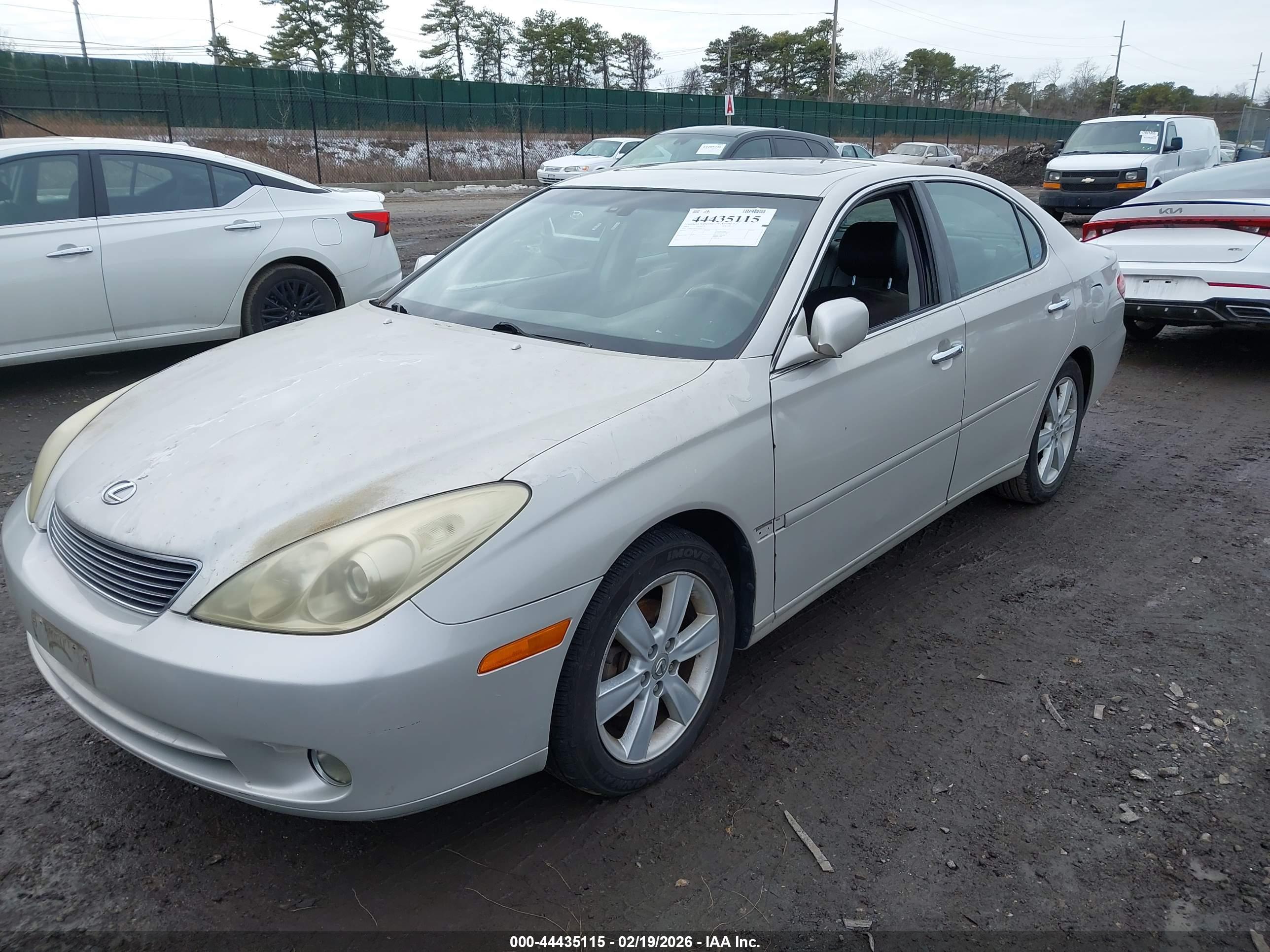 LEXUS ES image 2