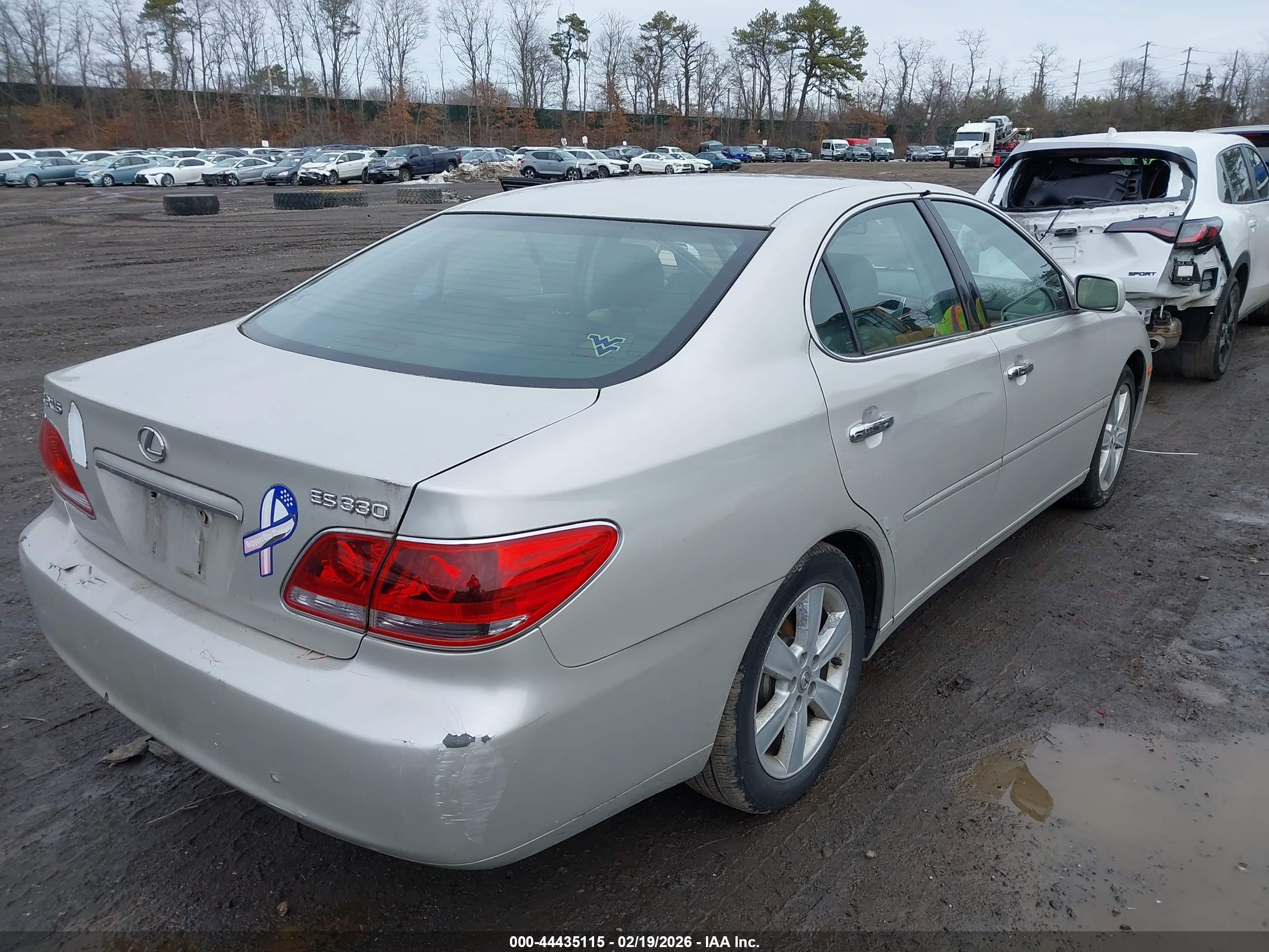 LEXUS ES image 4