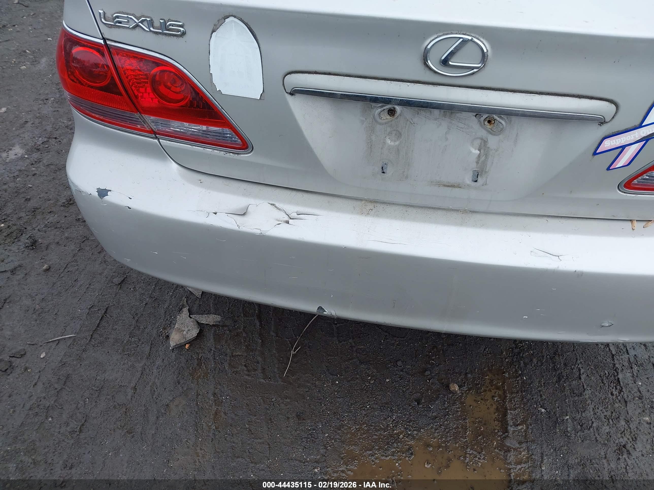 LEXUS ES image 6
