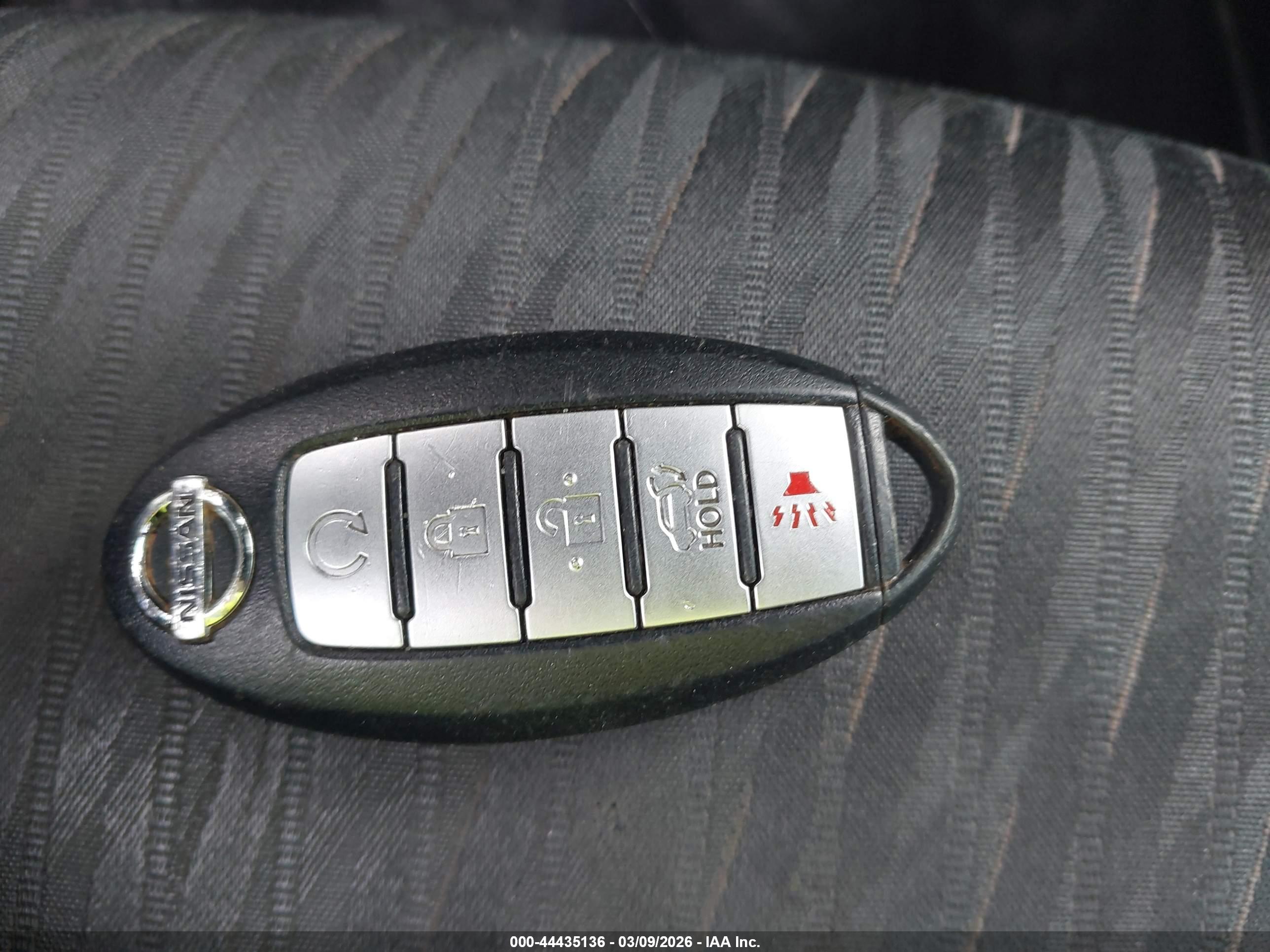 NISSAN ROGUE image 11