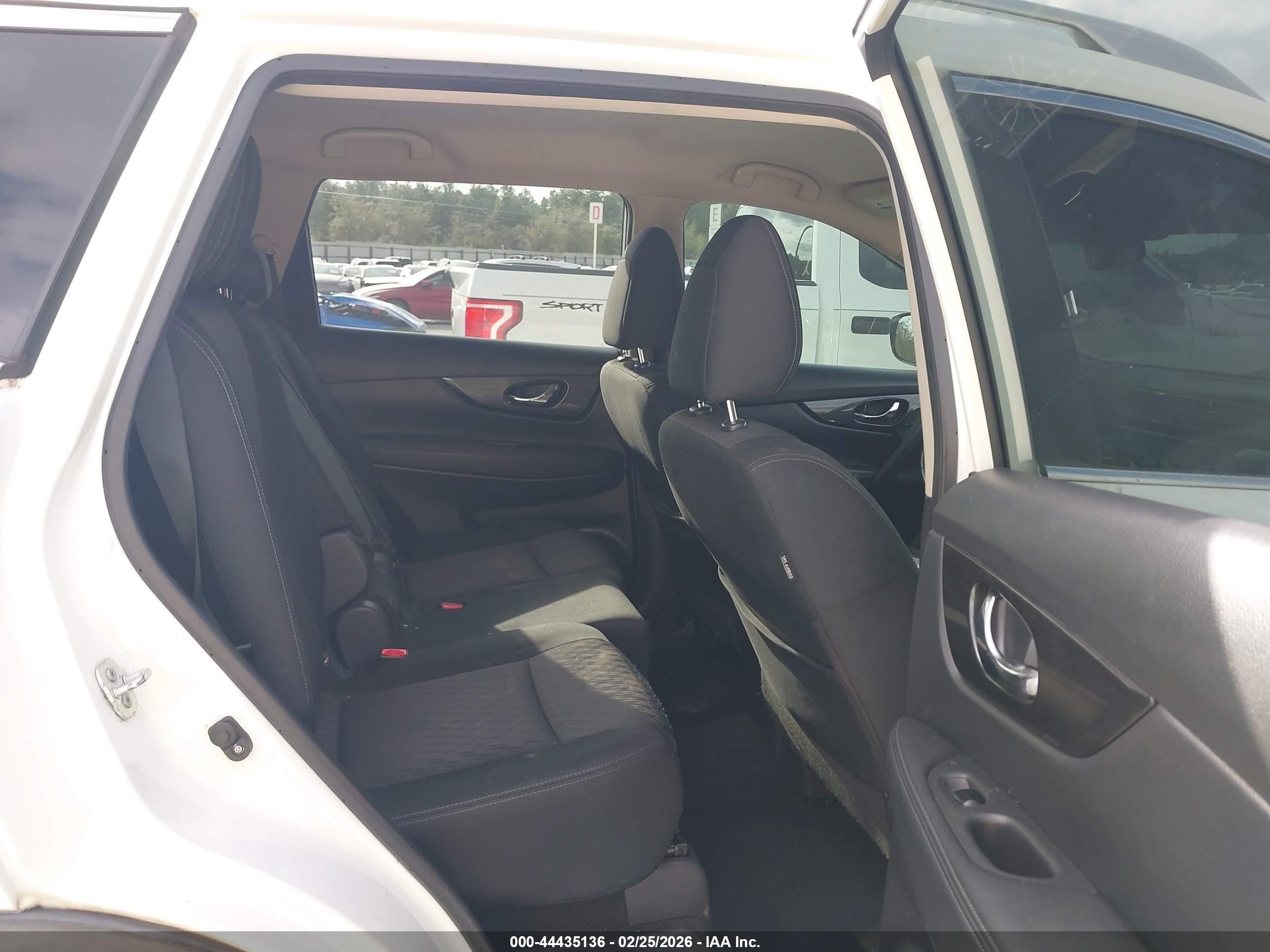 NISSAN ROGUE image 8