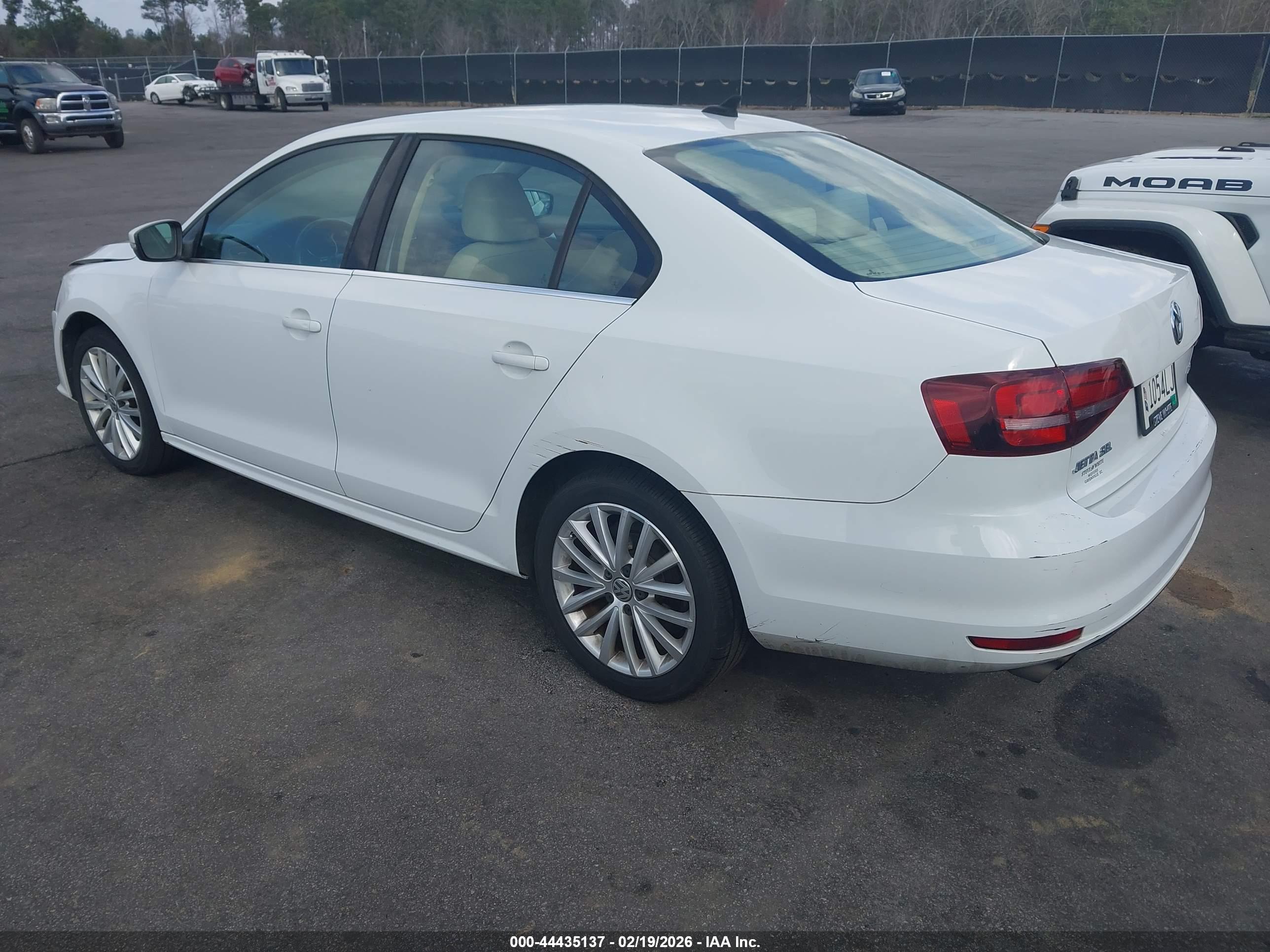 VOLKSWAGEN JETTA image 3