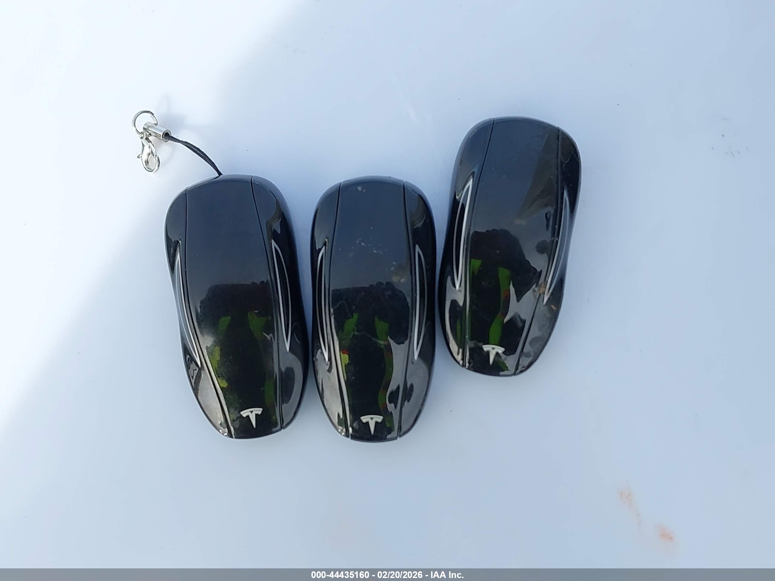 TESLA MODEL image 11