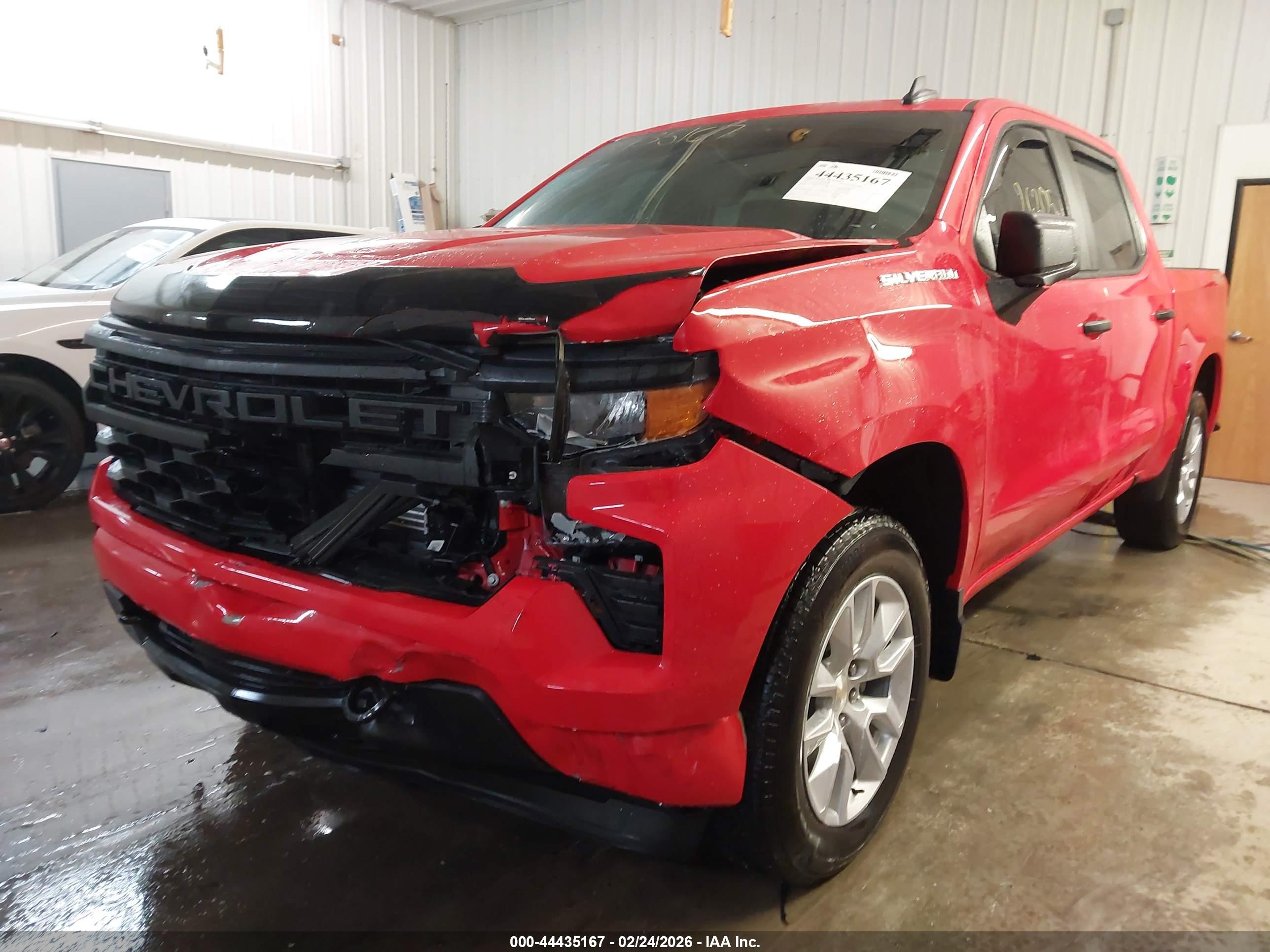 CHEVROLET SILVERADO image 2