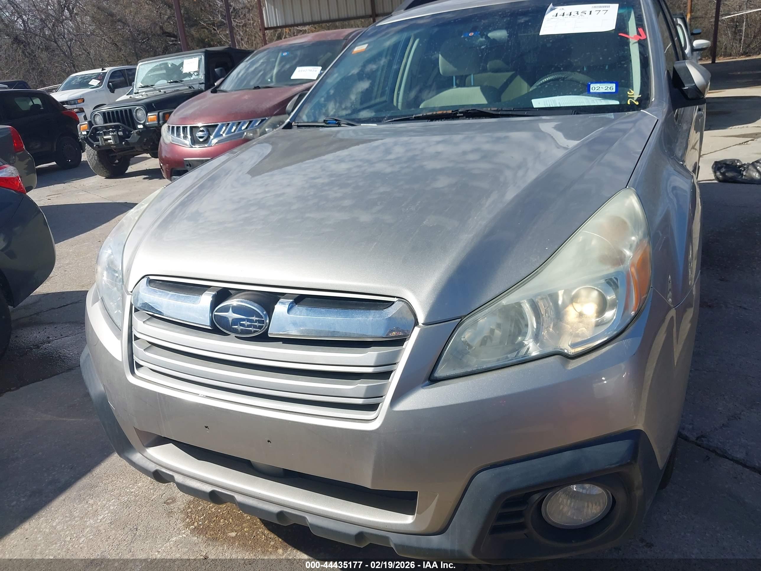 SUBARU OUTBACK image 6