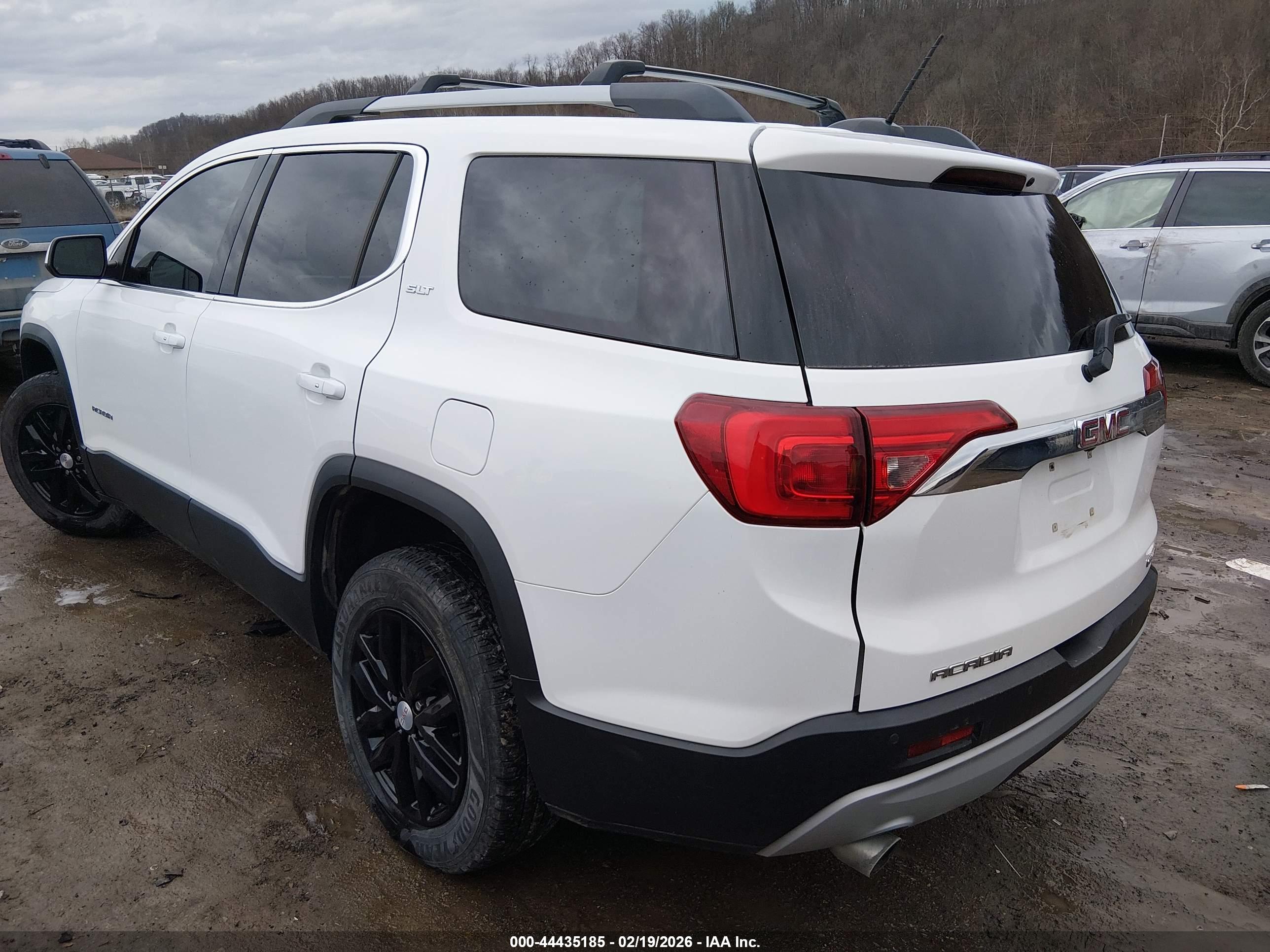 GMC ACADIA image 3