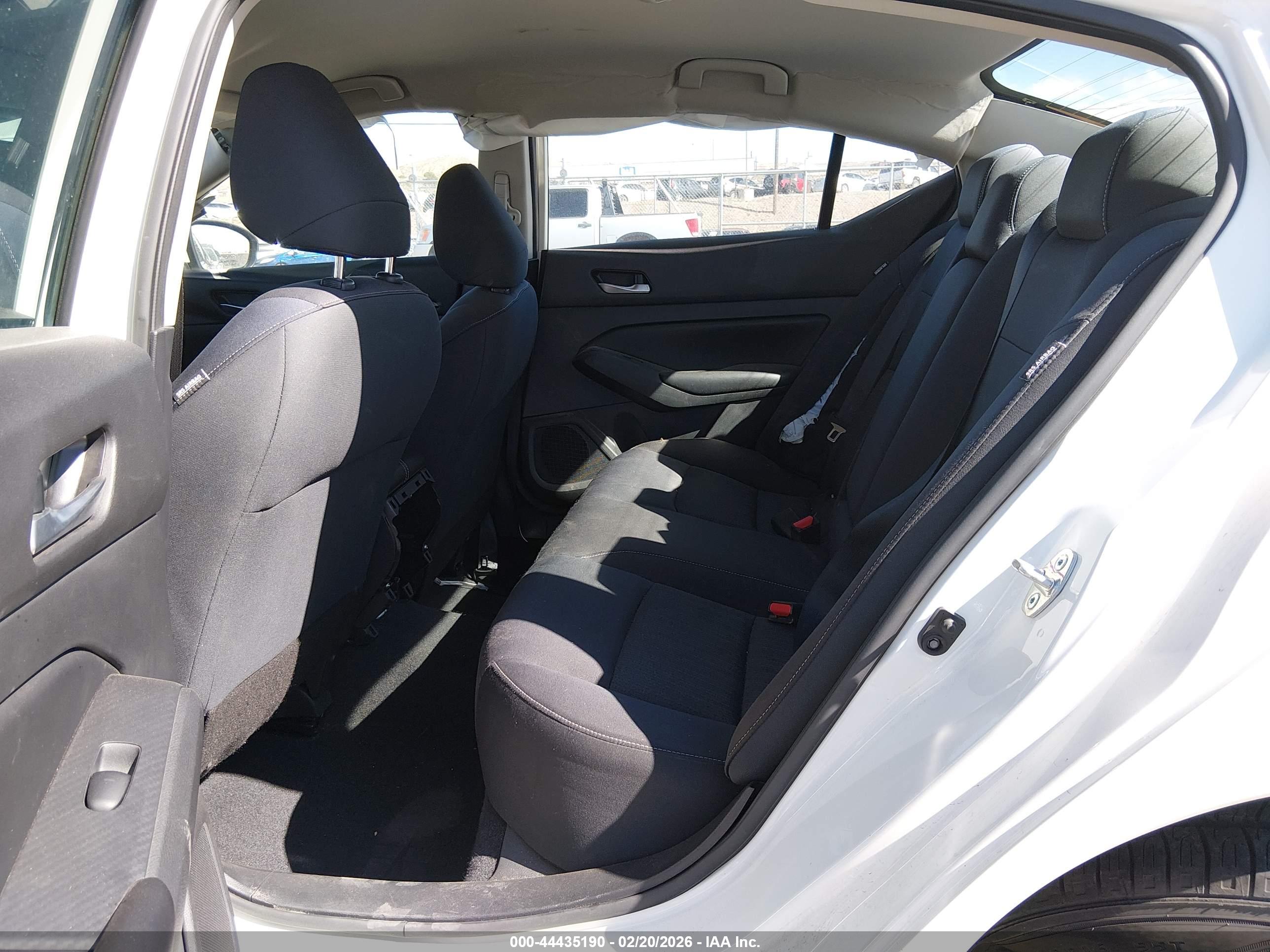 NISSAN ALTIMA image 8