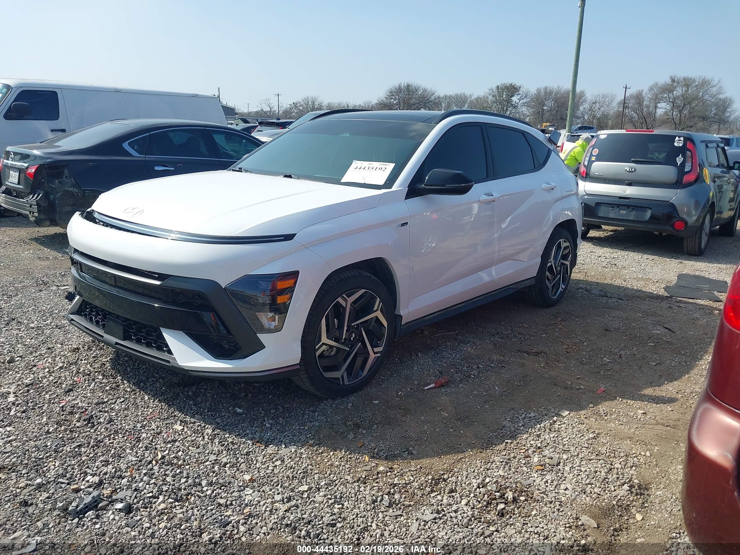 HYUNDAI KONA image 2