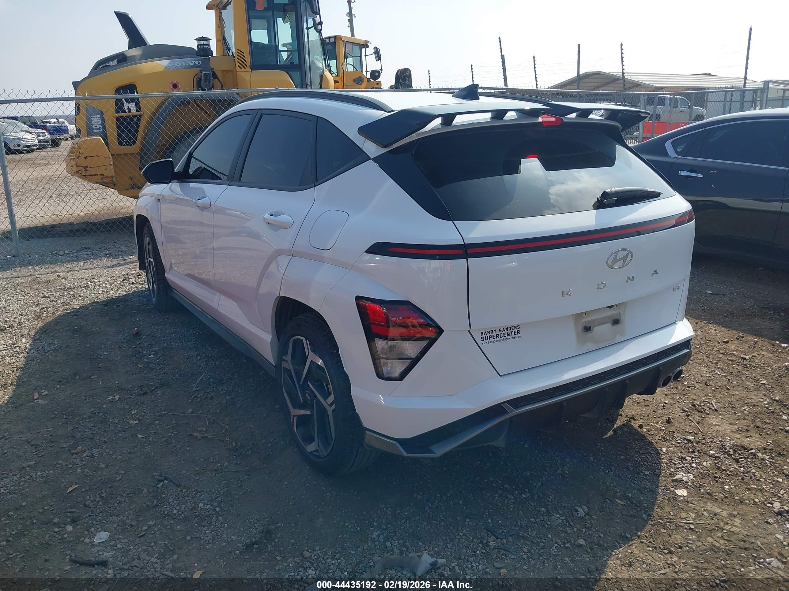 HYUNDAI KONA image 3