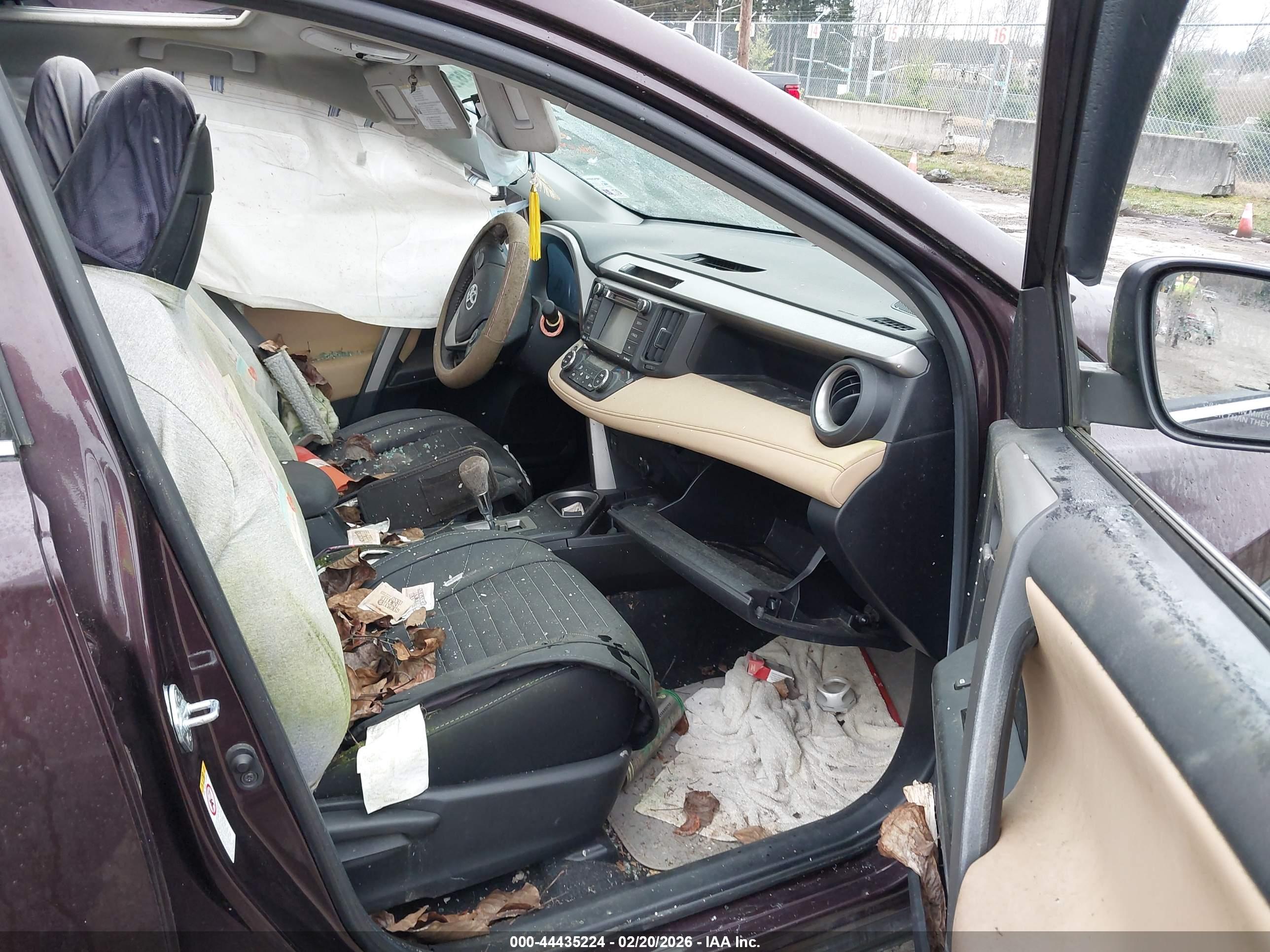 TOYOTA RAV4 image 5