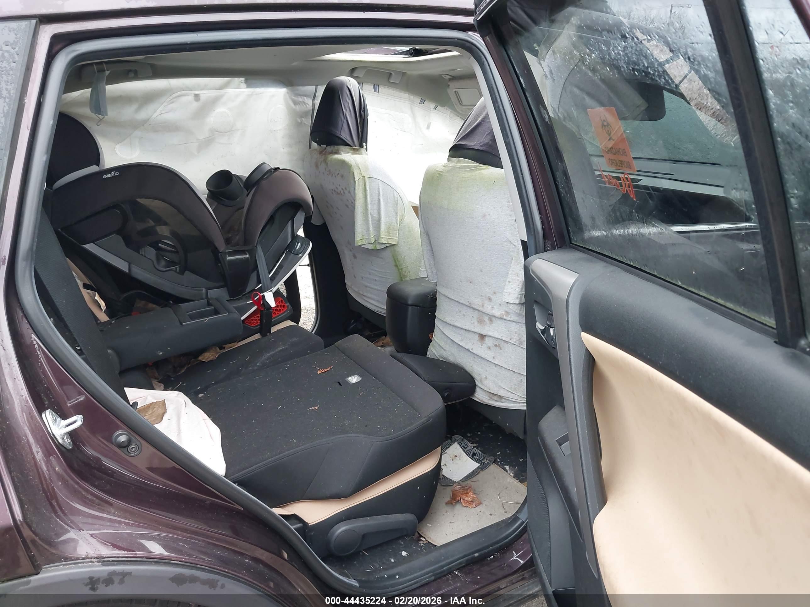 TOYOTA RAV4 image 8