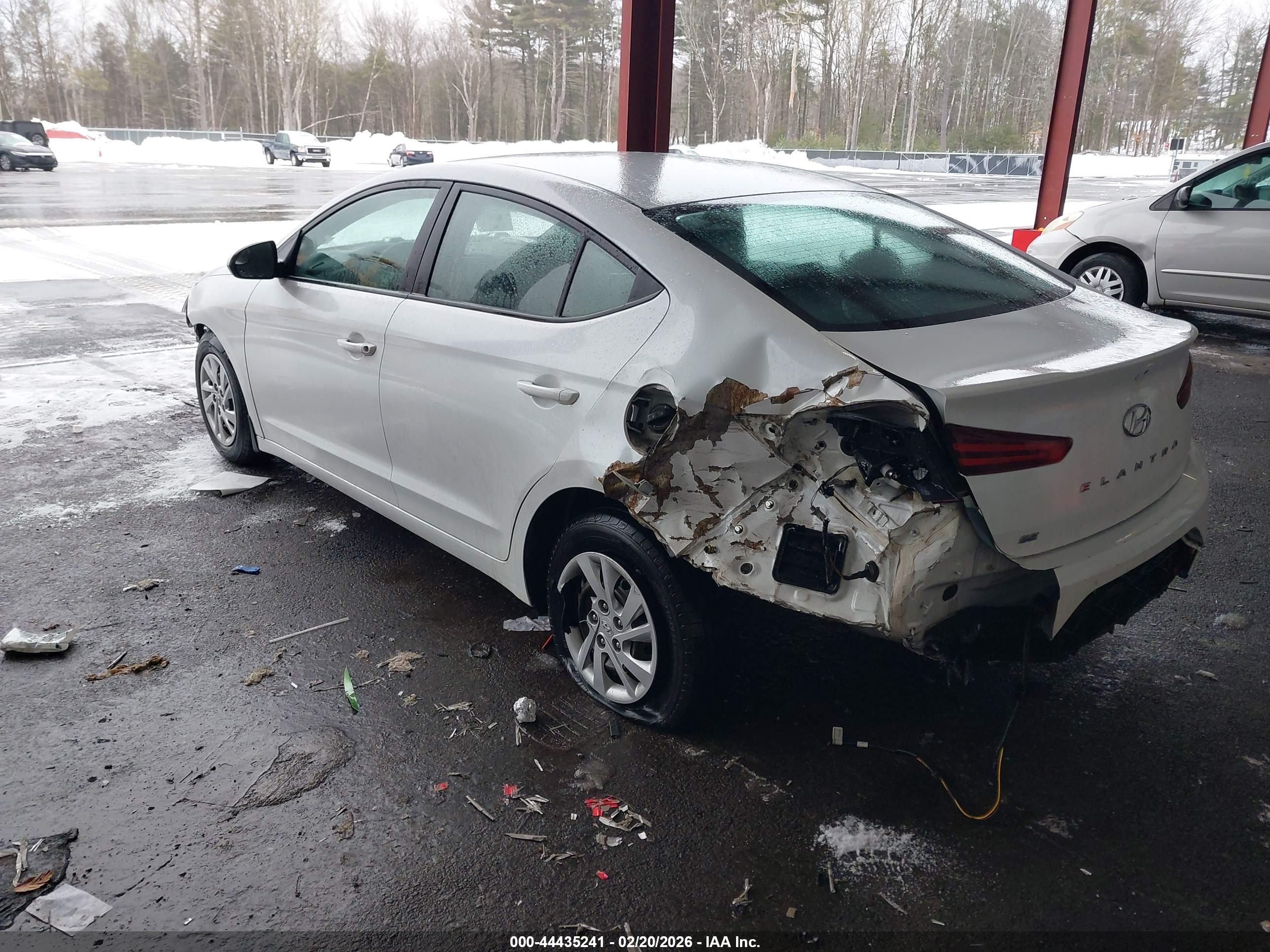 HYUNDAI ELANTRA image 3