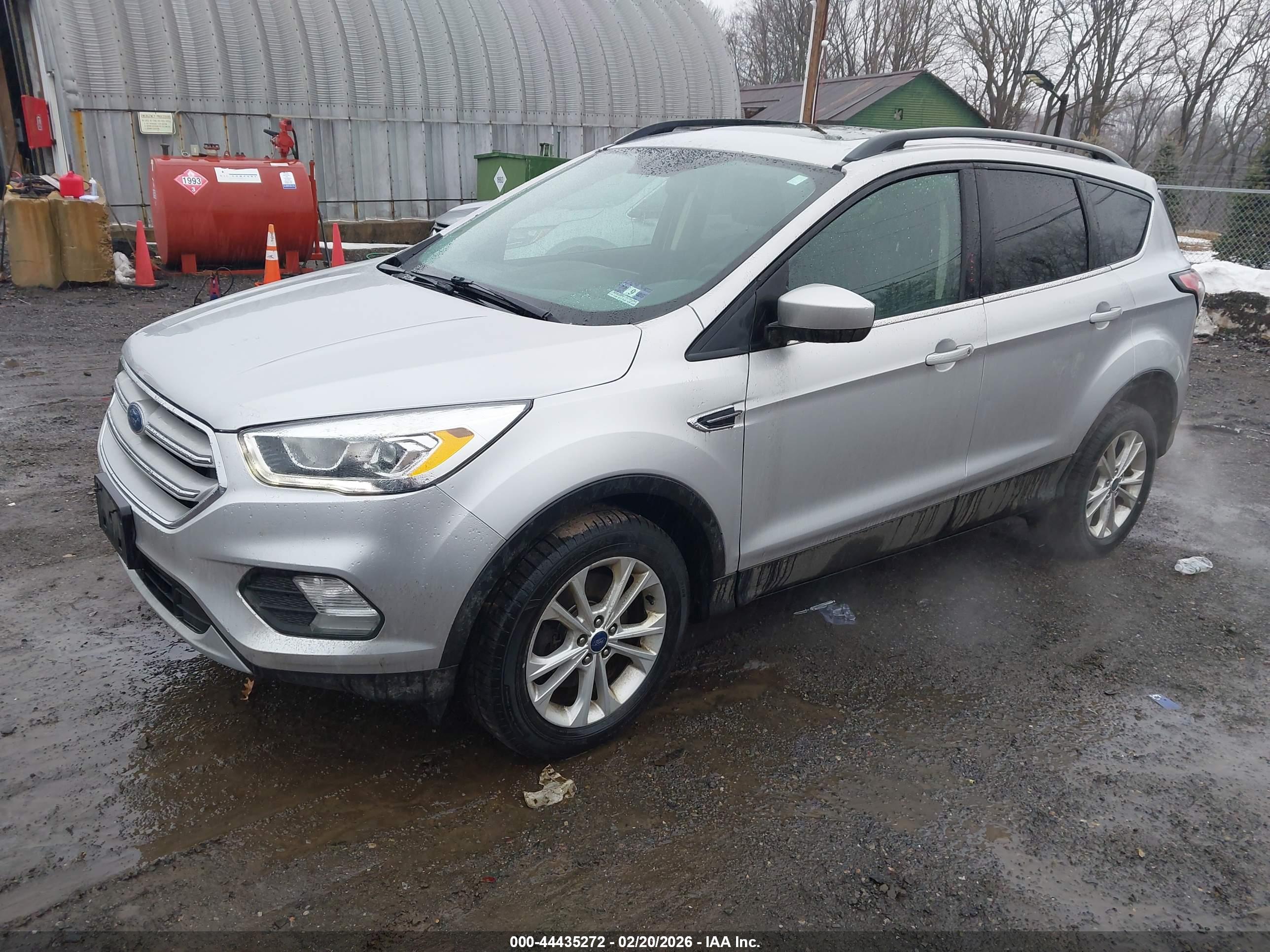 FORD ESCAPE image 2