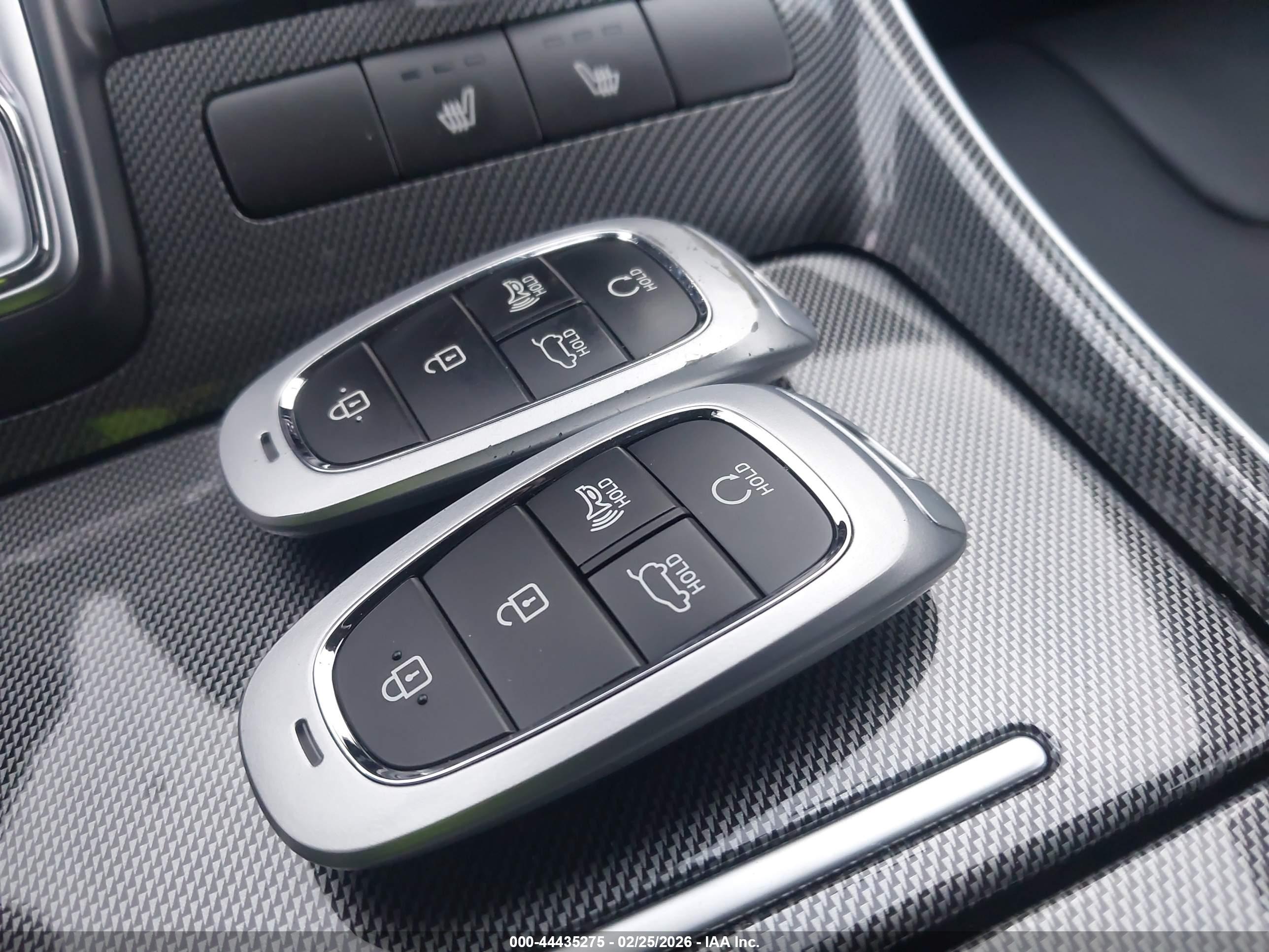 HYUNDAI SANTA image 11