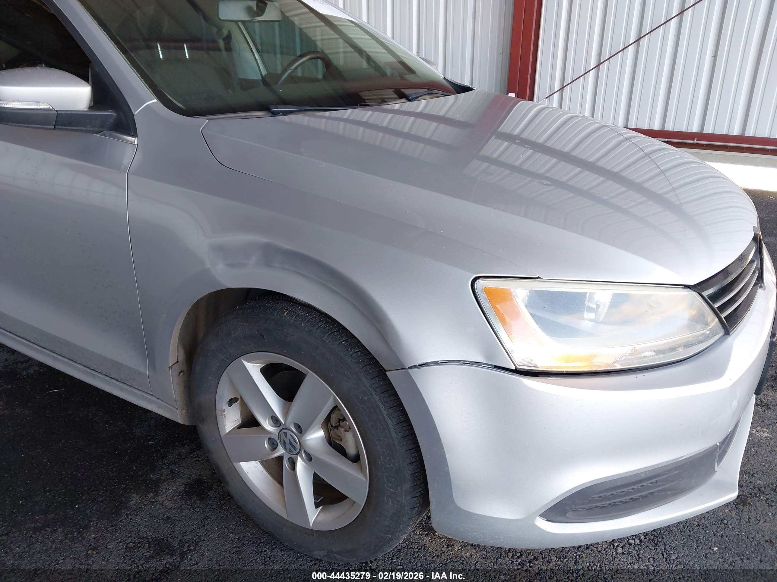 VOLKSWAGEN JETTA image 6