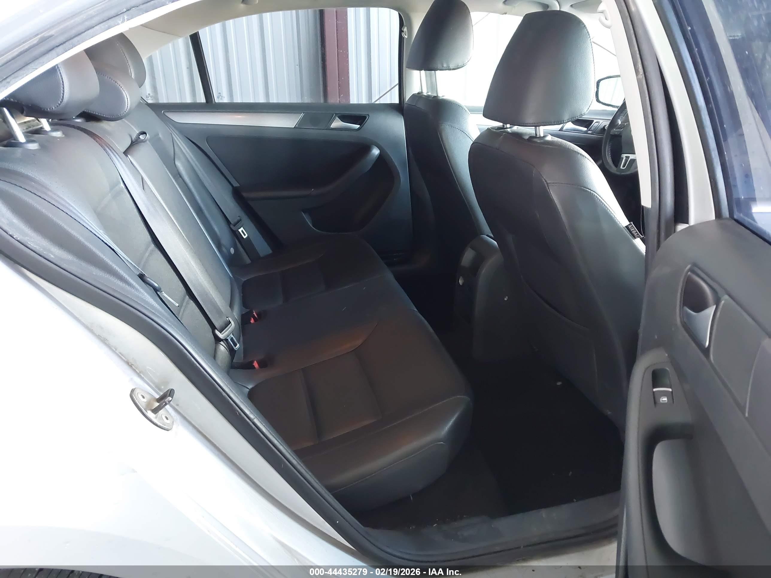 VOLKSWAGEN JETTA image 8