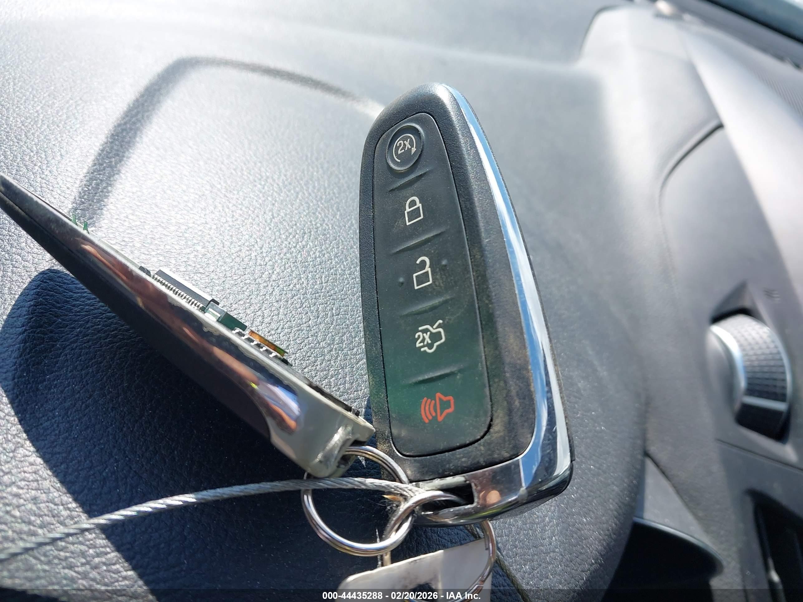 FORD ESCAPE image 11