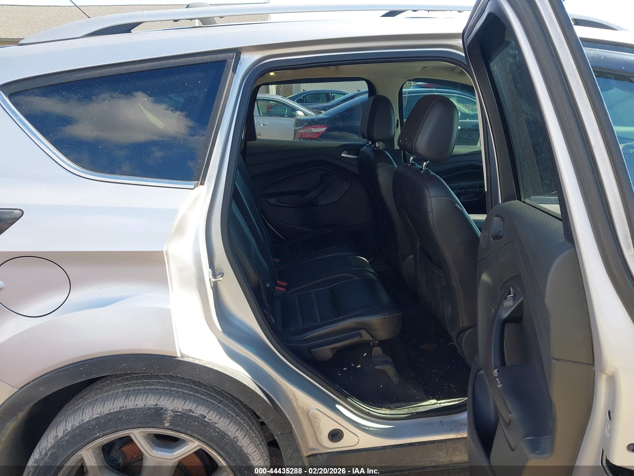FORD ESCAPE image 8