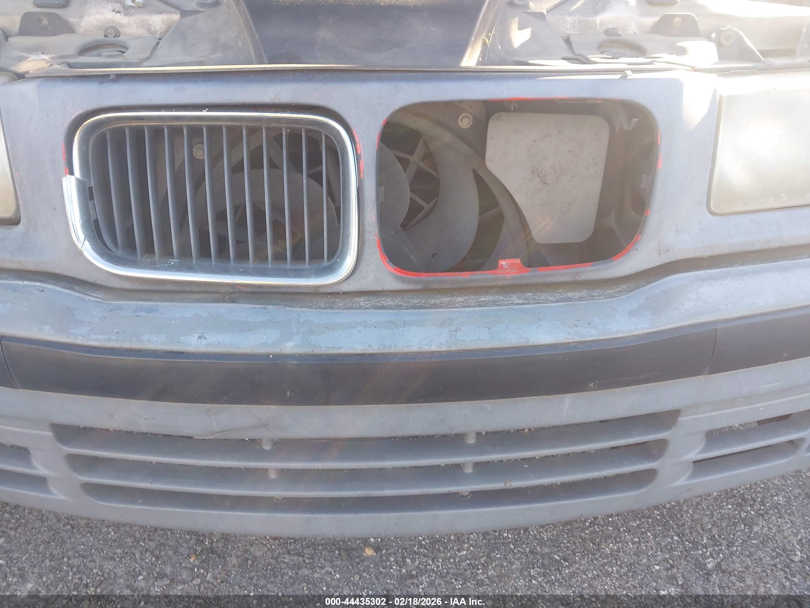 BMW 325 image 6