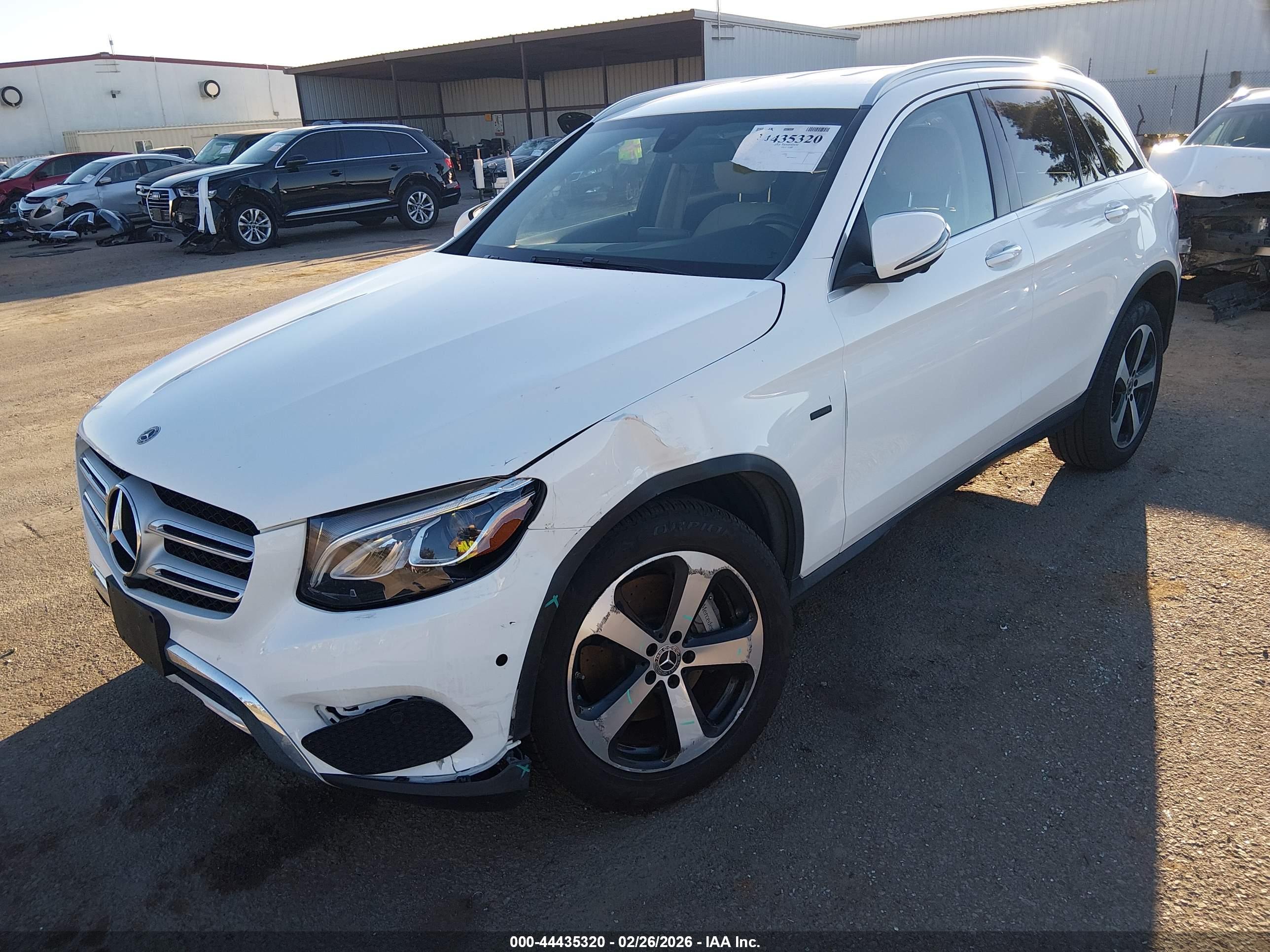 MERCEDES-BENZ GLC image 6