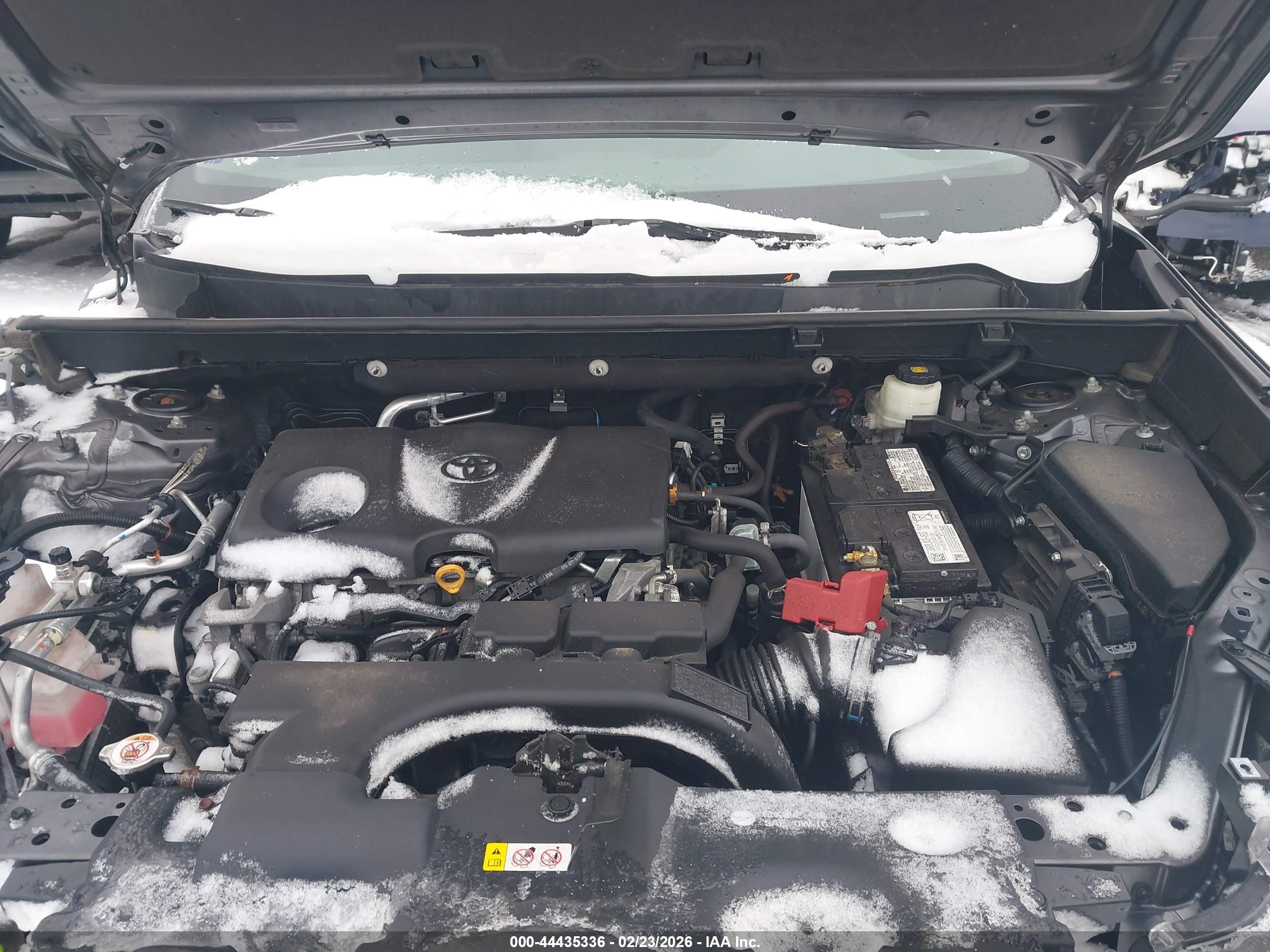 TOYOTA RAV4 image 10