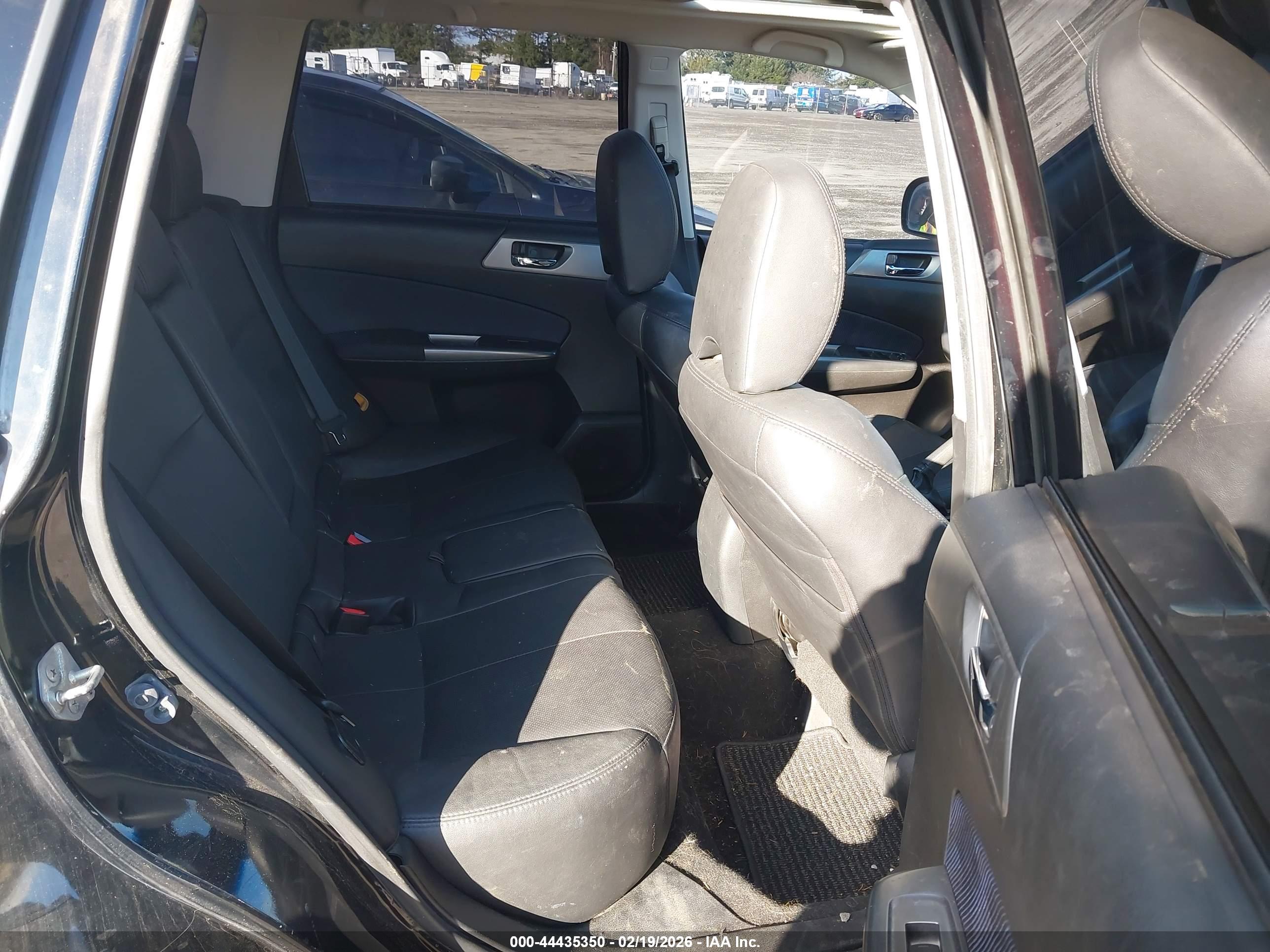 SUBARU FORESTER image 8
