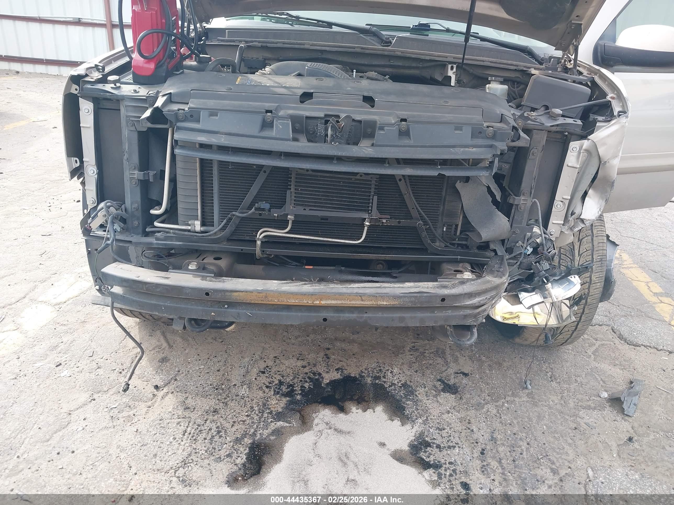 GMC YUKON image 6