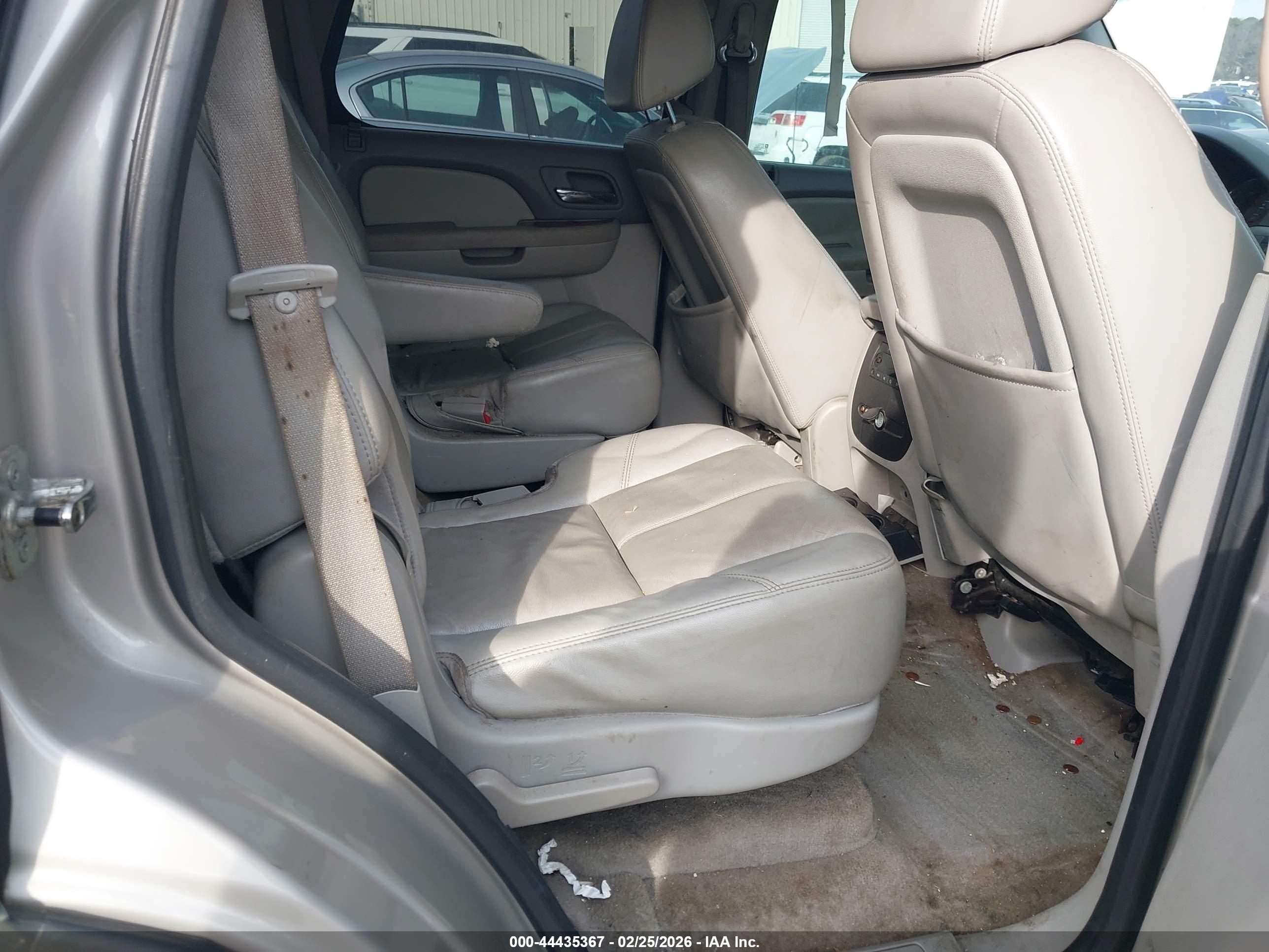 GMC YUKON image 8