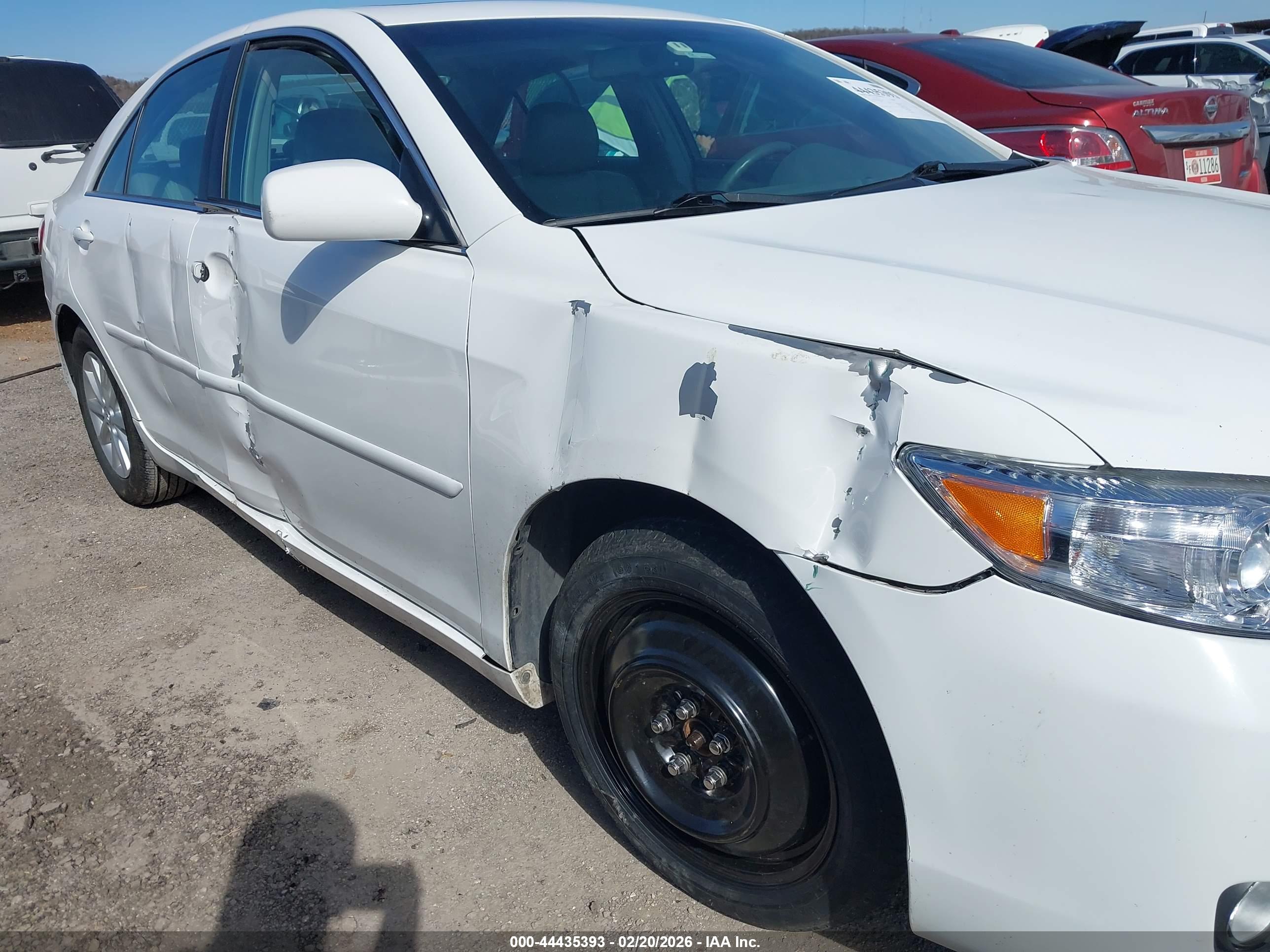 TOYOTA CAMRY image 6