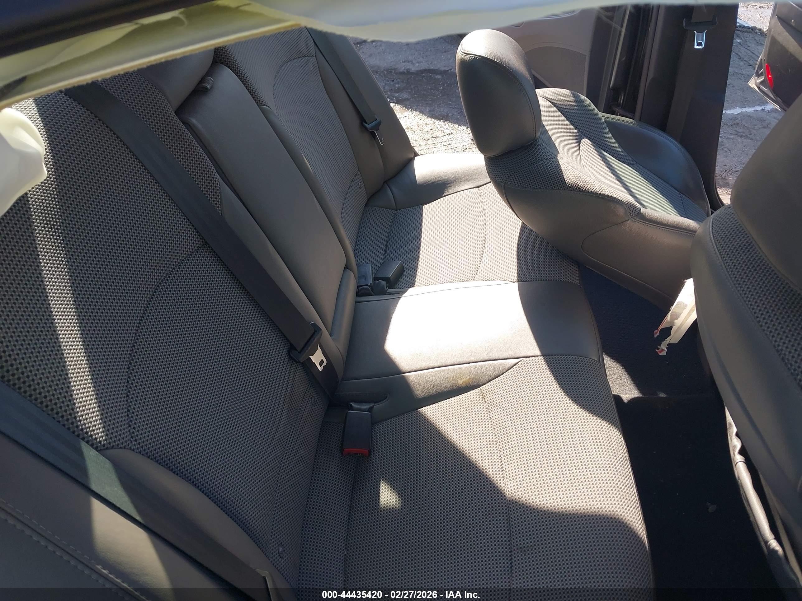 HYUNDAI SONATA image 8