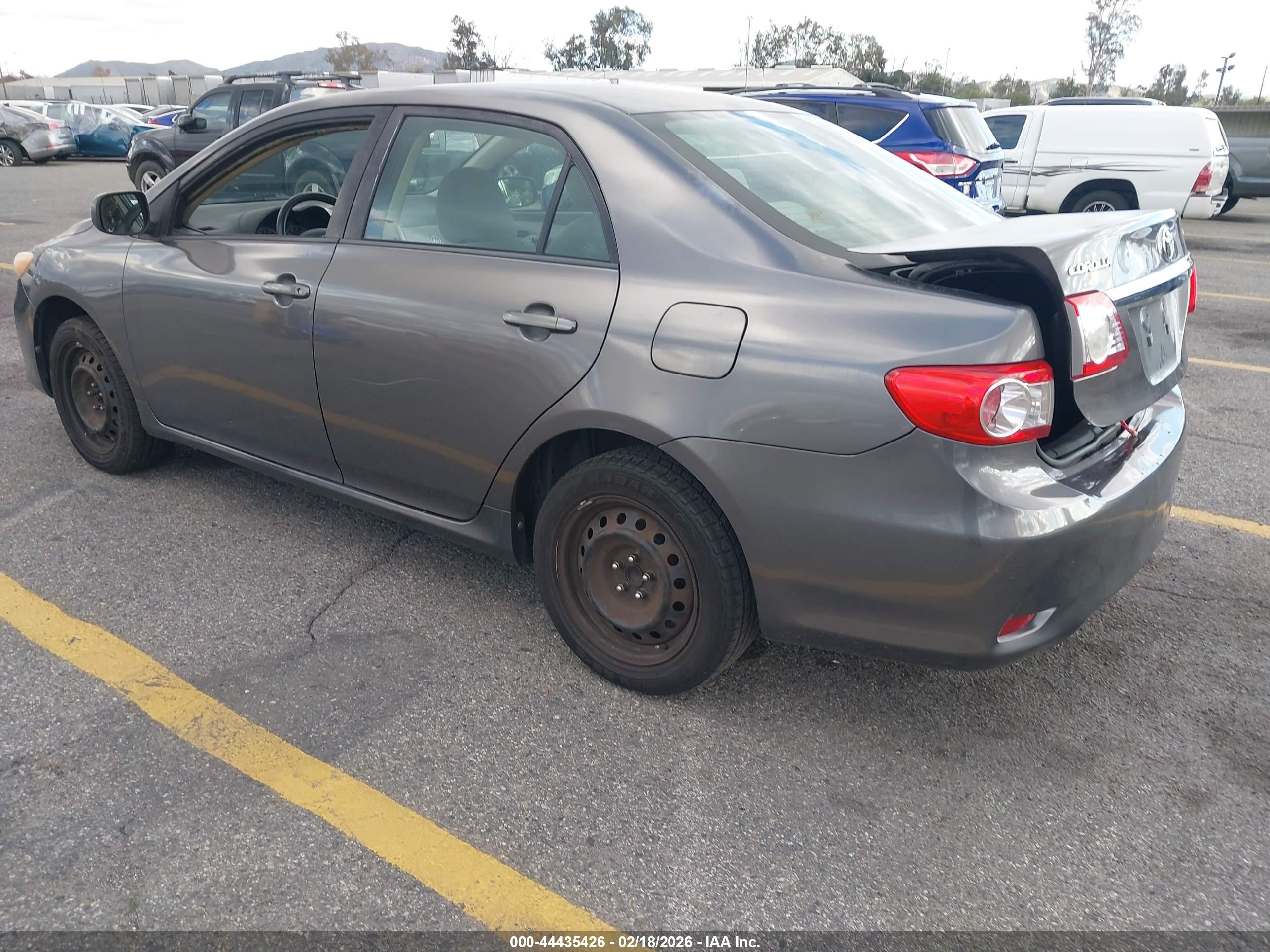 TOYOTA COROLLA image 3