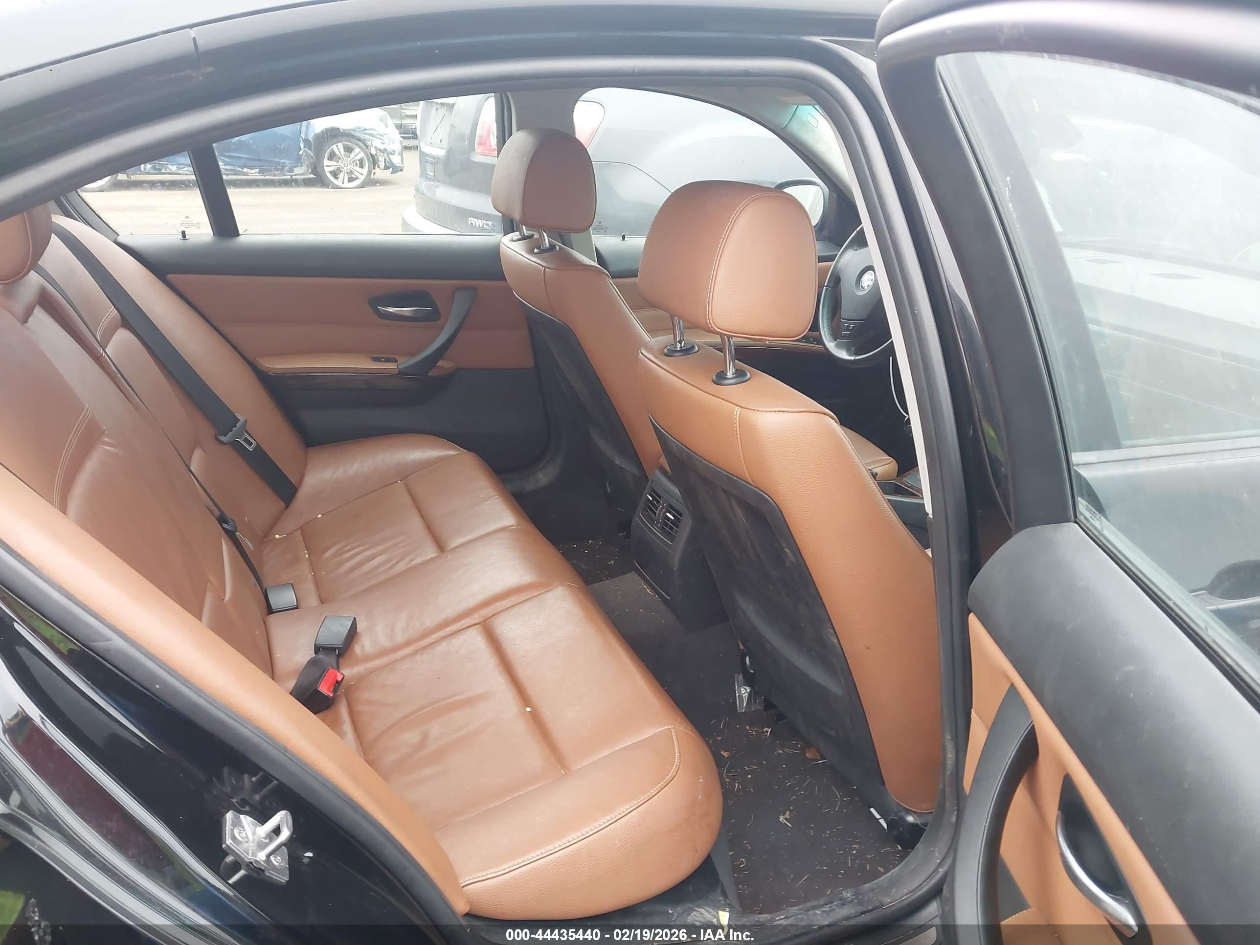 BMW 328I image 8